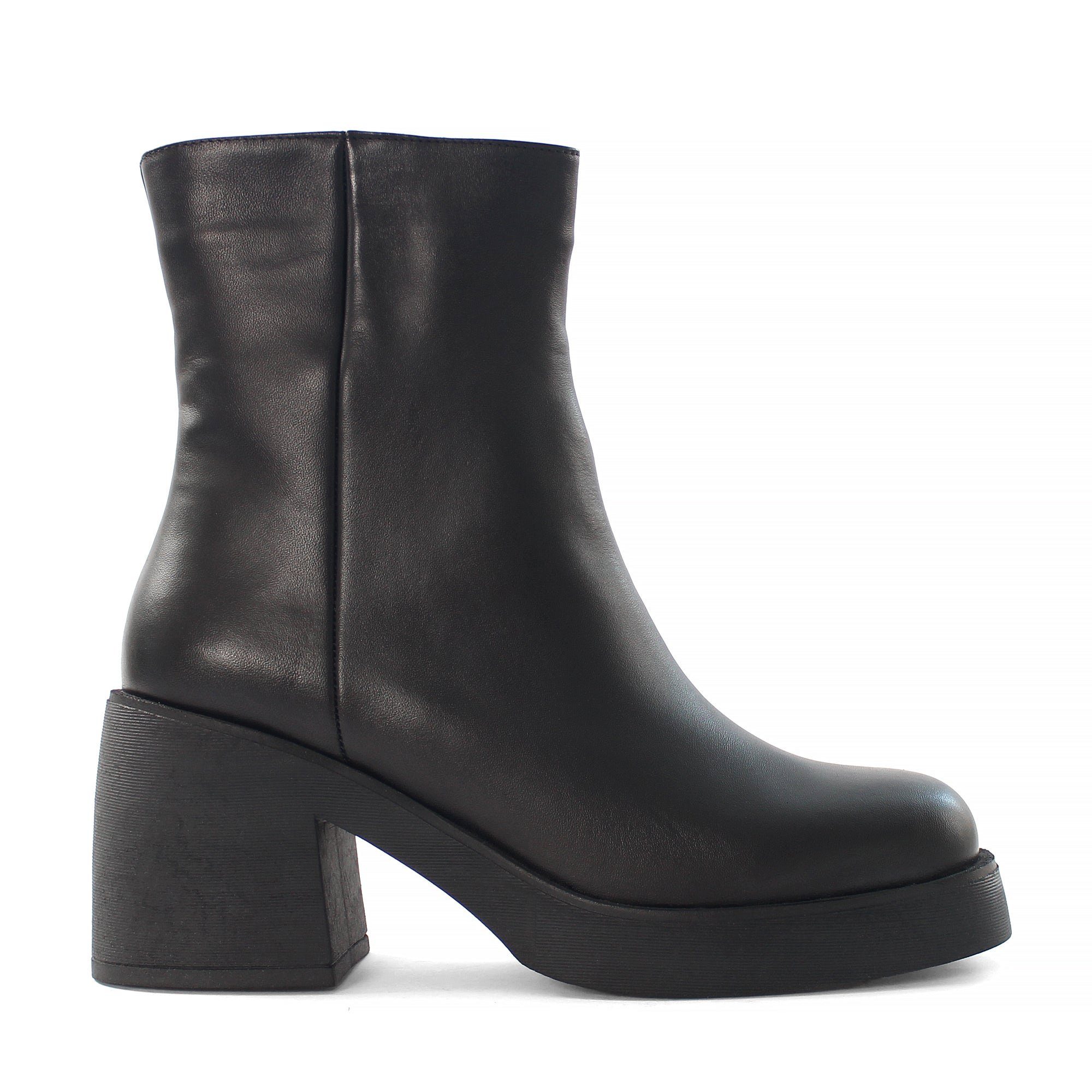 Celal Gültekin 720-27426 Сапоги Hochwertige Lederstiefel mit moderner Silhouette und Blockabsatz.