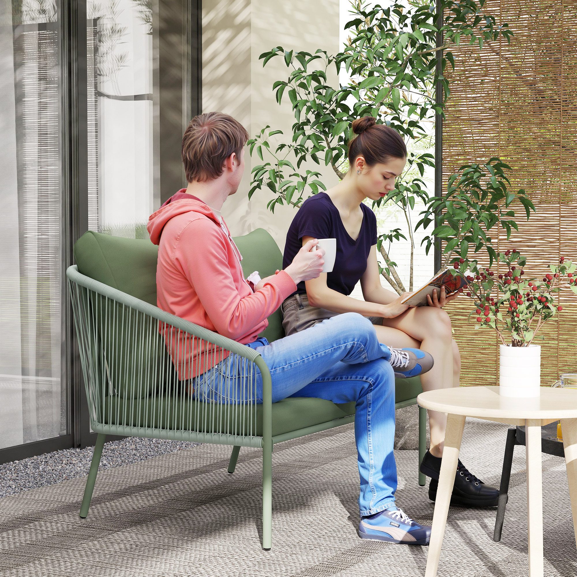 Gartensofa mit Kissen