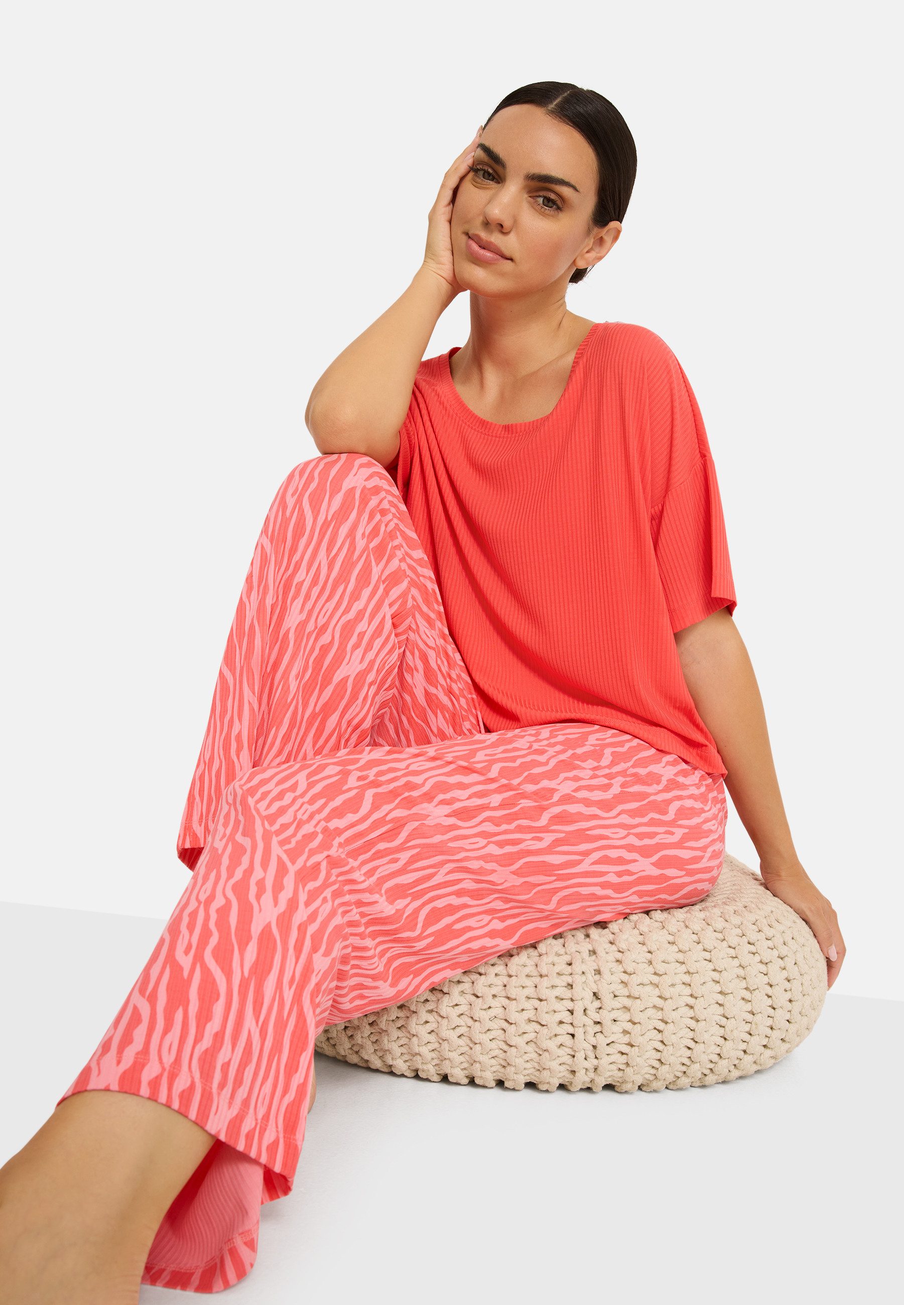 LSCN by LASCANA Pyjama (2 tlg) mit kleiner Zierknopfleiste. € 49,99