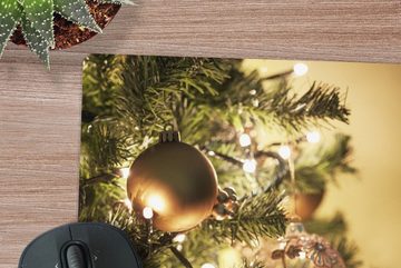 MuchoWow Gaming Mauspad Ein Weihnachtsbaum mit bunten Kugeln (1-St), Mousepad mit Rutschfester Unterseite, Gaming, 40x40 cm, XXL, Großes