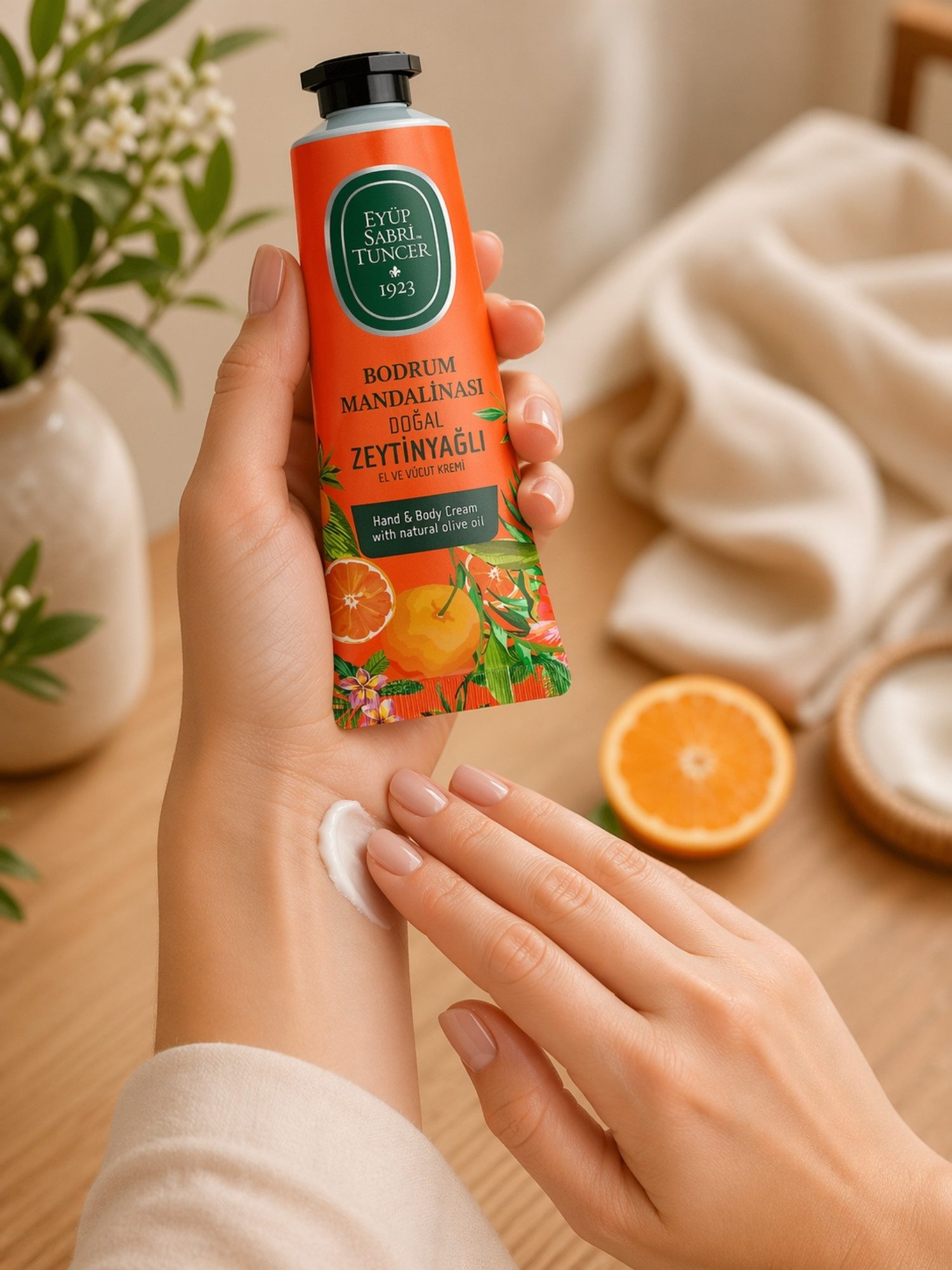 EYÜP SABRI TUNCER Handcreme Hand- & Körpercreme mit Olivenöl 50 ml verschiedene Düfte, Vegan, Vegan, mit Olivenöl, verschiedene Duftvarianten
