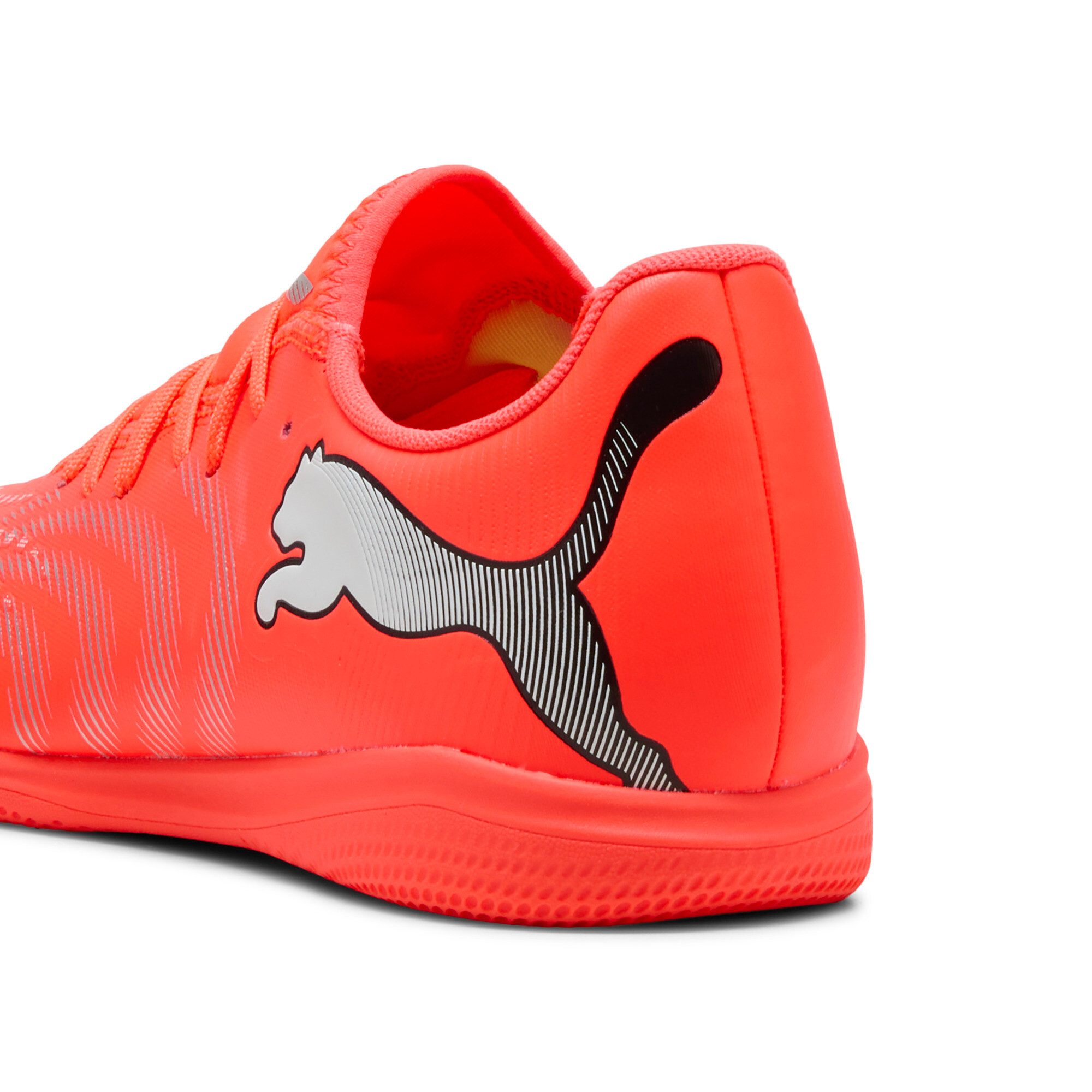 PUMA FUTURE 9 PLAY IT Fußballschuh für Hallenboden, mit elastischer Slip-on-Zunge