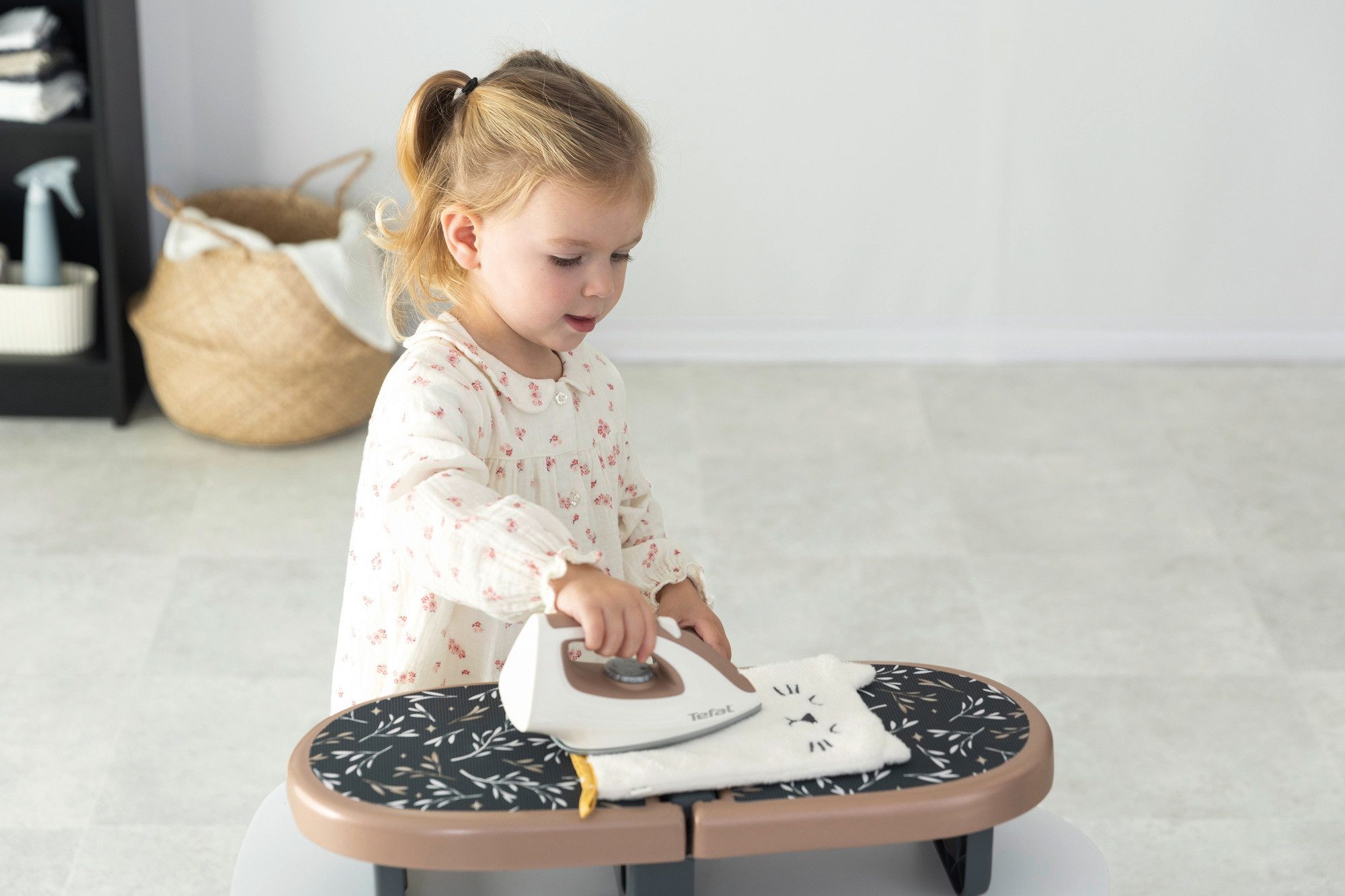 Smoby Kinder-Haushaltsset Spielzeug Spielwelten Haushalt Tefal Bügelbrett faltbar 7600330123