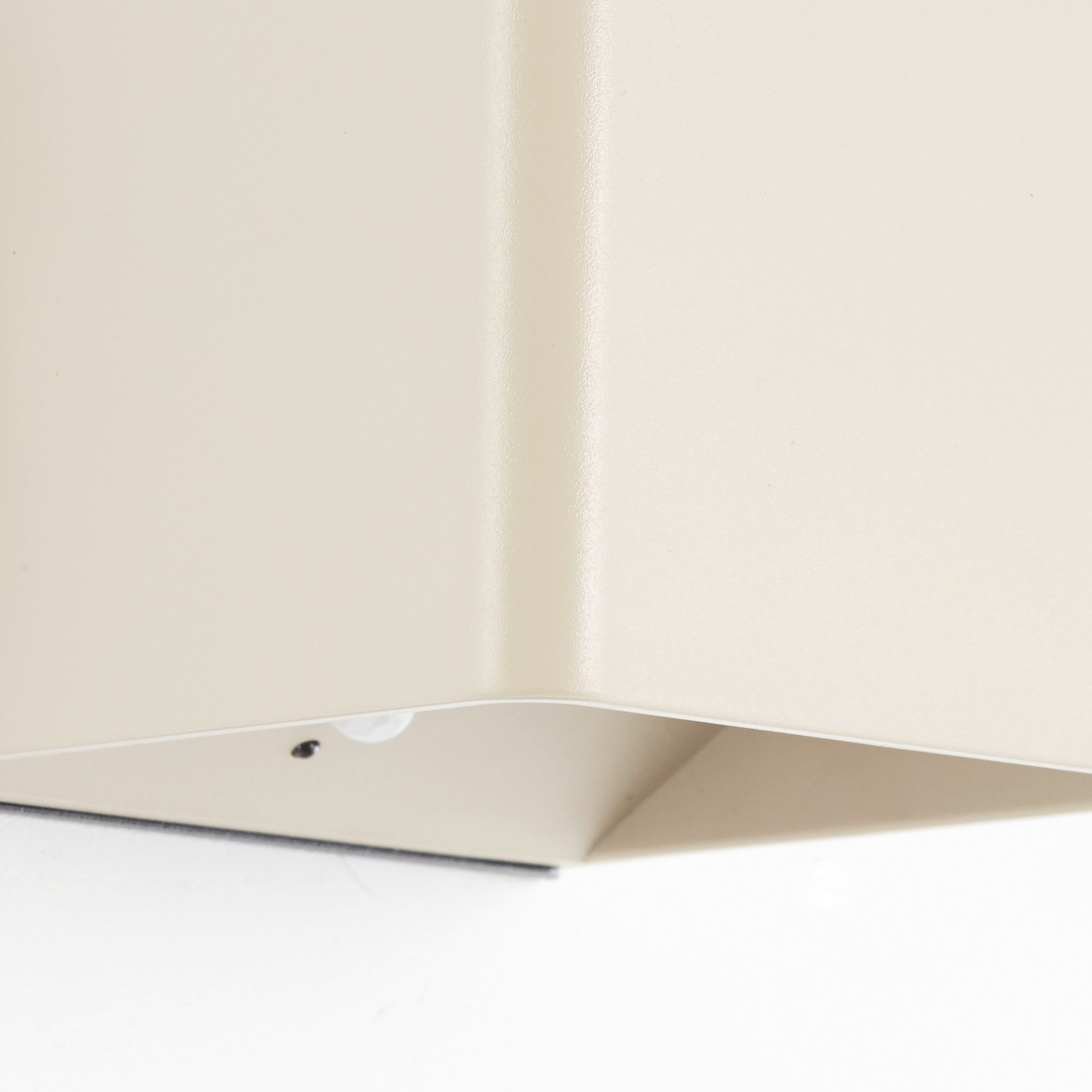 Brilliant Außen-Wandleuchte Iseo - portable Akkuleuchte inkl. Magnetplatte, Abschaltautomatik, Bewegungsmelder, Ein-/Ausschalter, USB-Ladefunktion, LED fest integriert, Warmweiß, Akku, 300 lm, 3000 K, USB, schwarz, mobile Außenlampe, Wandlampe