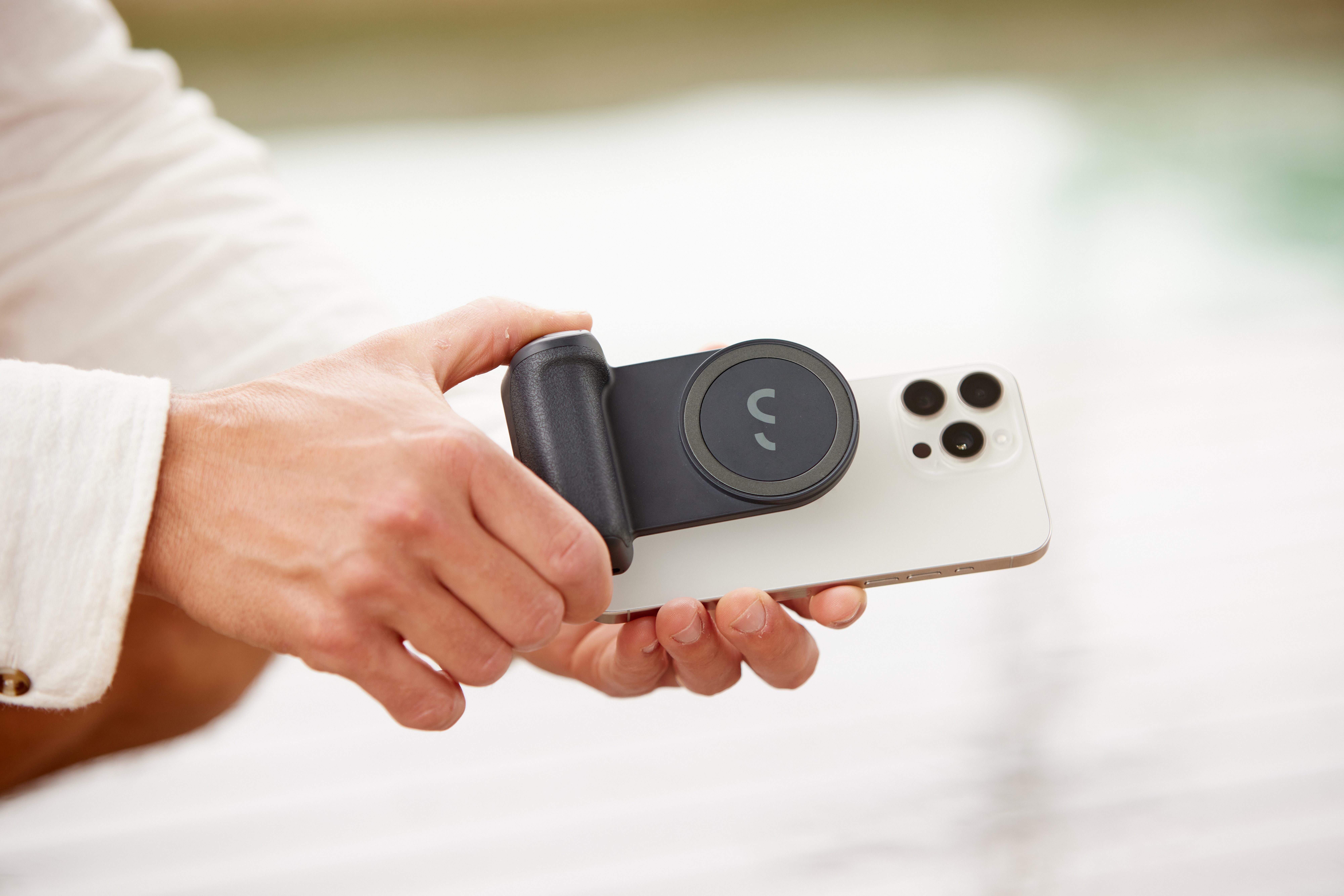 ShiftCam Smartphone-Halterung SnapGrip Essential, (praktischer Handgriff, 180° drehbar, magnetisch)