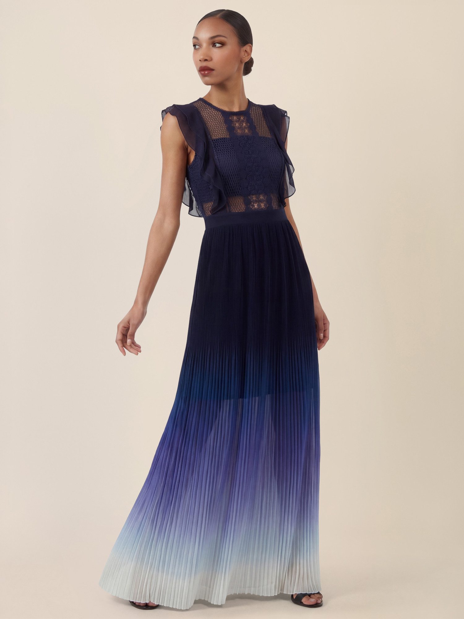 Apart Abendkleid mit Spitze, Rüschen und plissiertem Dégradé-Rock günstig online kaufen