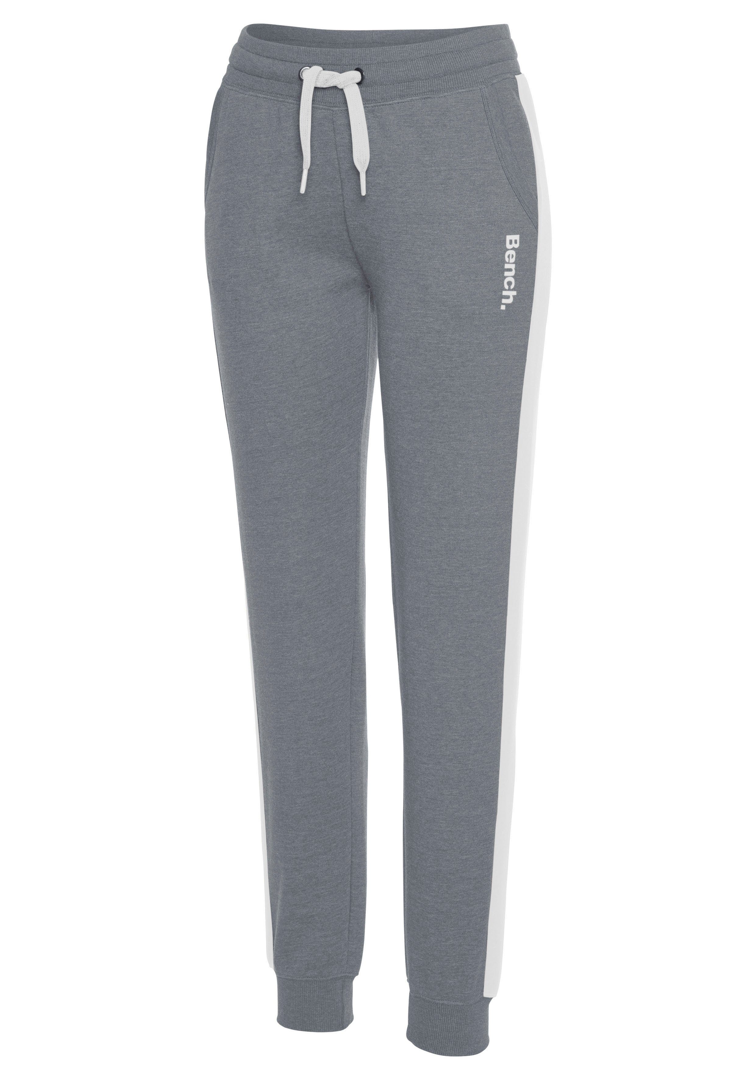 Bench. Loungewear Sweathose mit Seitenstreifen und schmalem Bein