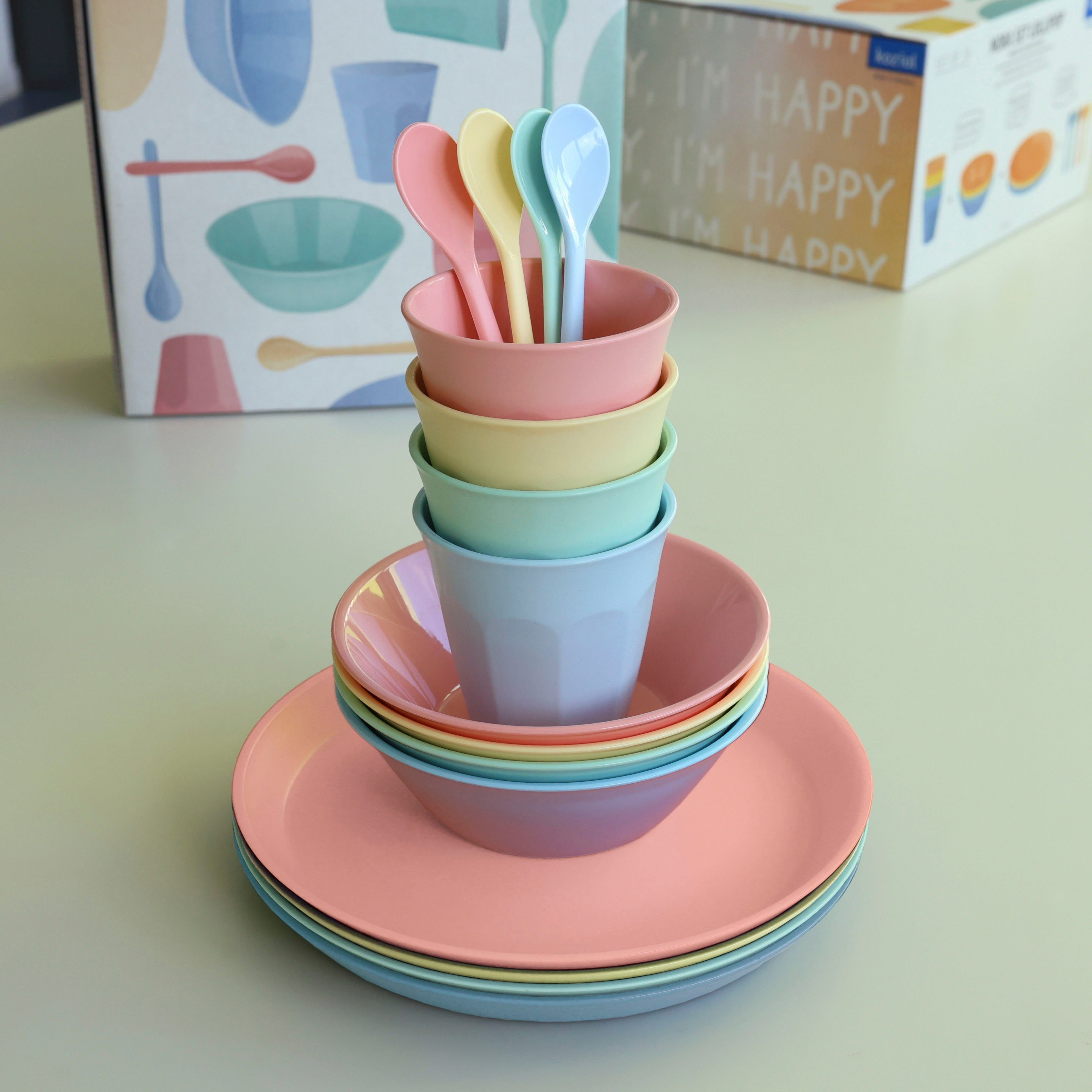 KOZIOL Geschirr-Set NORA SET MACARONS (16-tlg), 4 Personen, Kunststoff, 100% recycelbar, 100% made in Germany, 100% melaminfrei