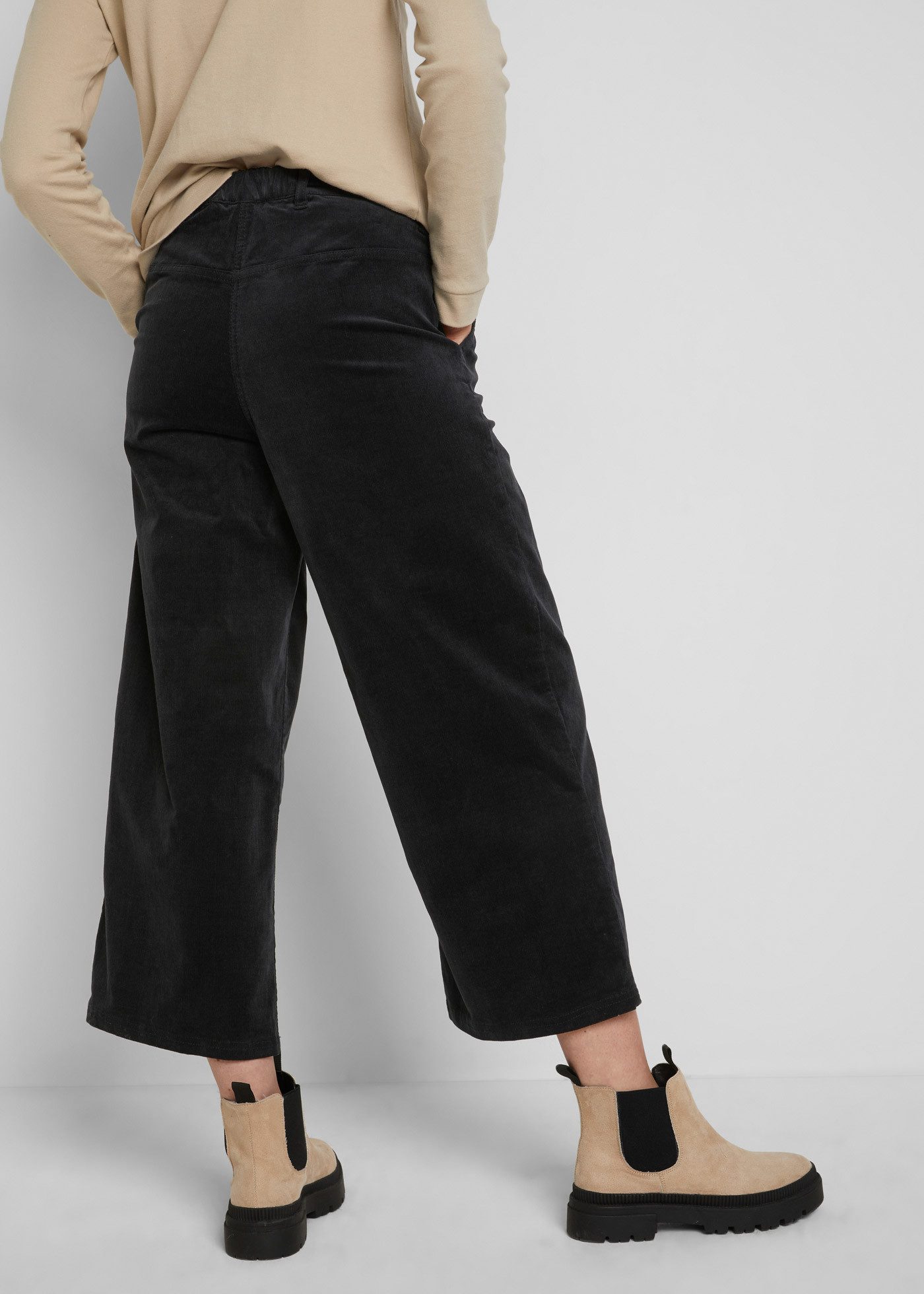 bonprix Cordhose Culotte aus Stretchcord, lockere Passform, hoher Bund, 7/8-Länge