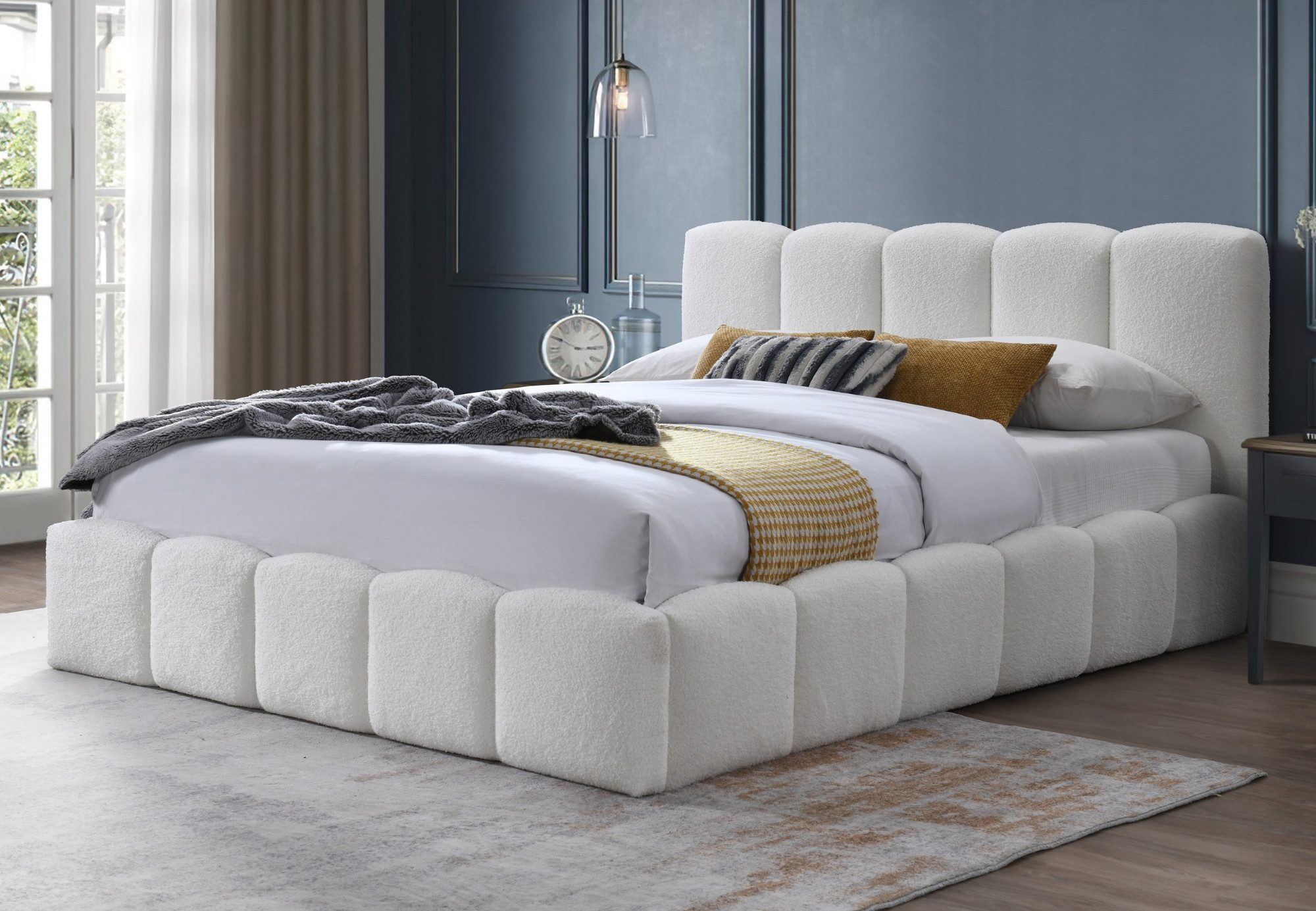 Home Collective Polsterbett Doppelbett Bettgestell mit Lattenrost weicher Bezug (Doppelbett mit gepolstertem Kopfteil, robustes Gestell, hoher Liegekomfort), weiche Steppung im Bouclé-Look, Creme, 160x200 cm