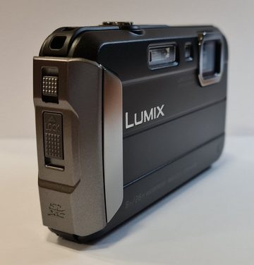 Panasonic Lumix FT30 schwarz Digitalkamera Kompaktkamera