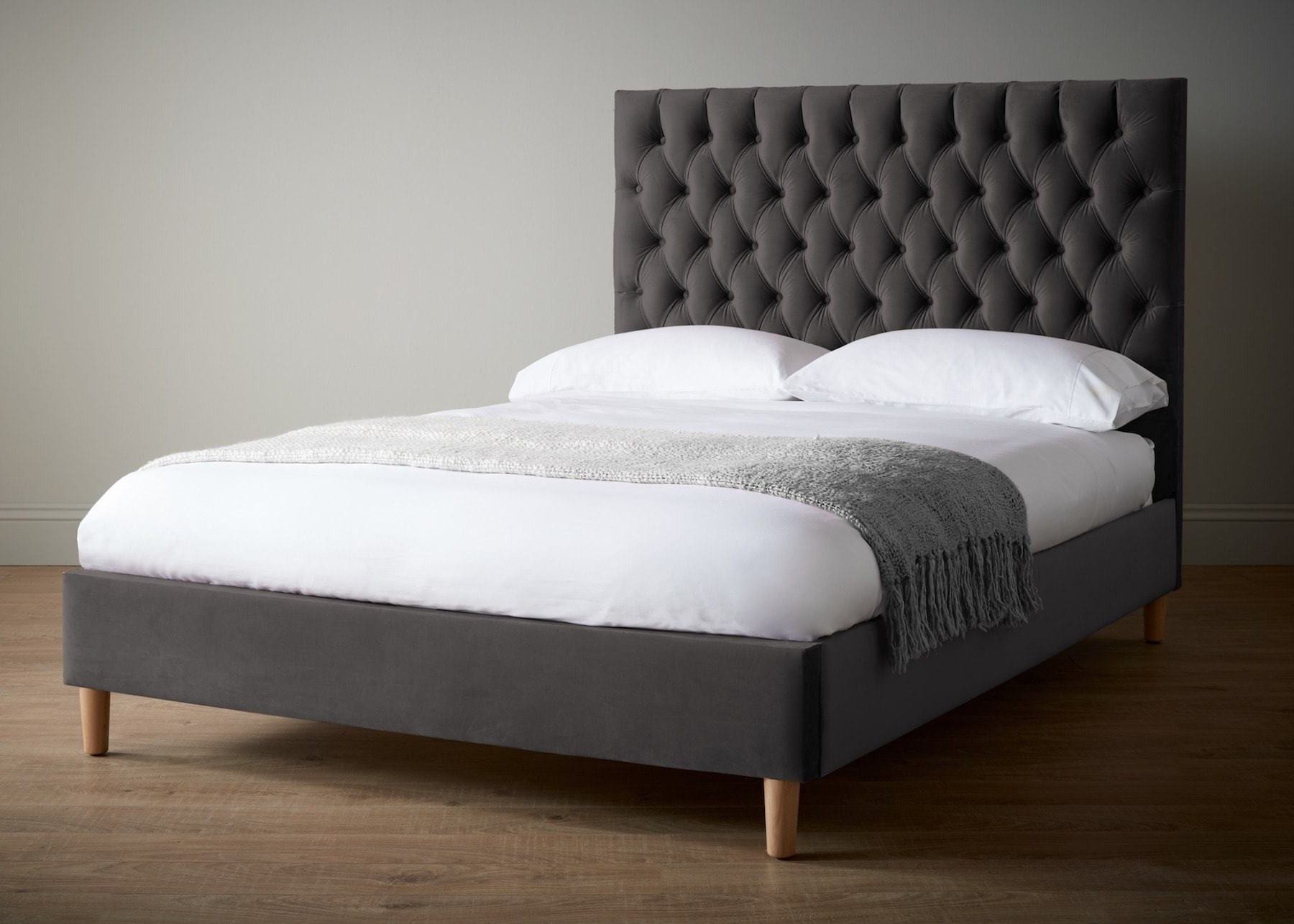 Polsterbett Luxus Doppelbett im Chesterfield-Stil mit hochwertiger Polsterung