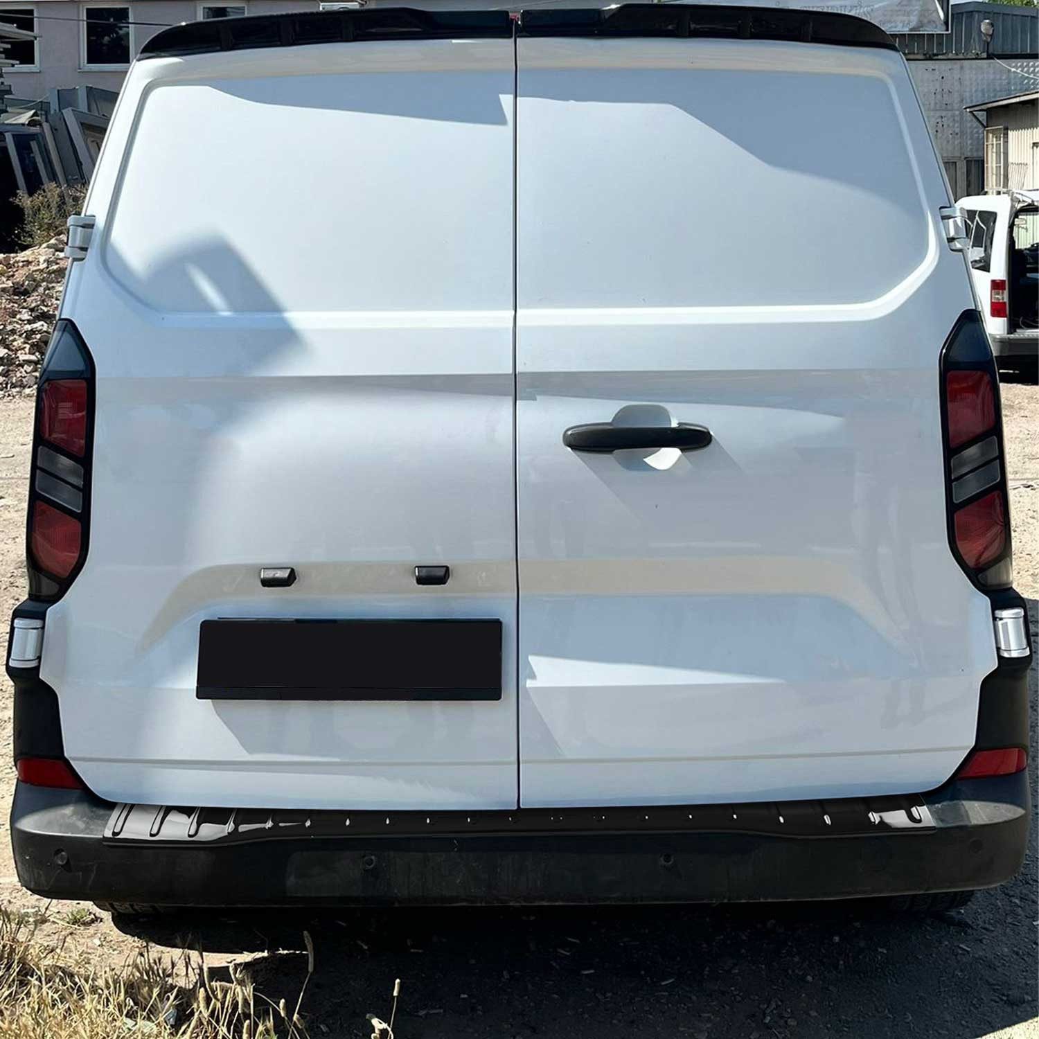 OMAC Ladekantenschutz für Ford Transit Tourneo Custom 2023-2025 Acryl Schwarz, Zubehör für Ford Transit Tourneo Custom V710 2023-2025, Langlebig,Einfache Reinigung,Einfache Installation,Rostbeständig