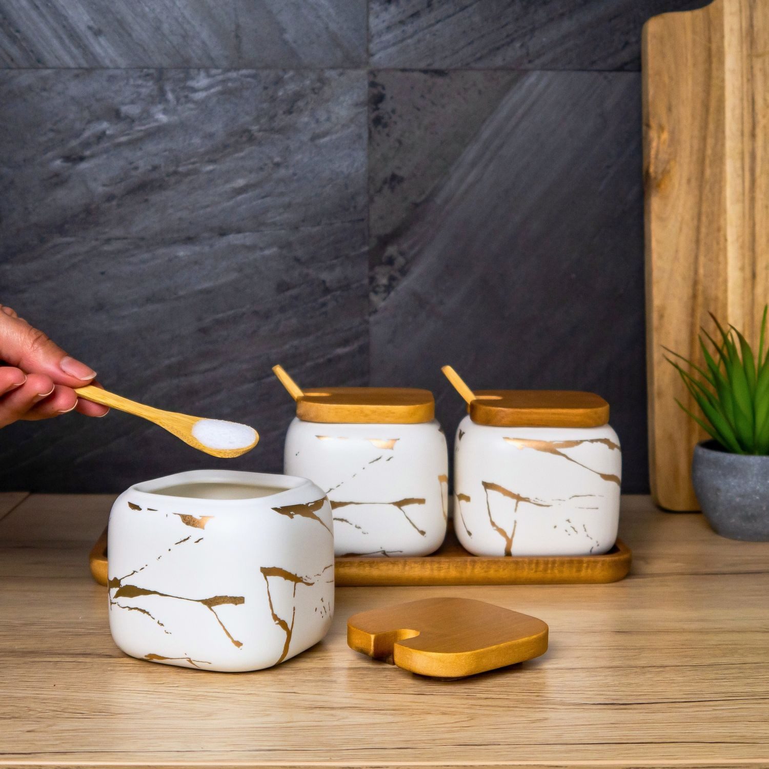 Intirilife Zuckerdose, Keramik, (Set, 7-tlg., Set), Zuckerdose mit Deckel Löffel Gewürzbehälter Vorratsdose Keramik 3-tlg.