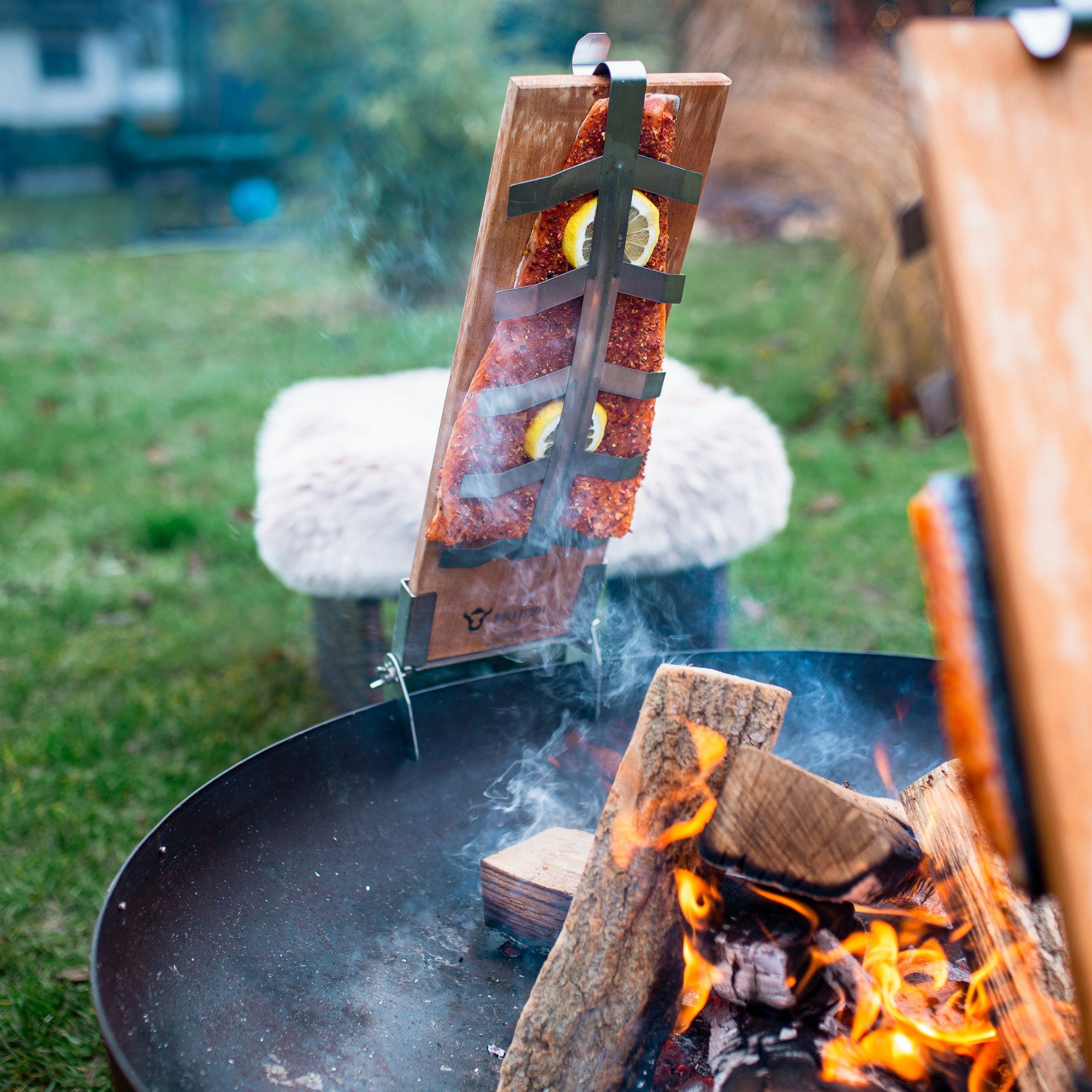 Fisch Räucherbrett Halterung für mit für und Holz Flammlachsbrett Feuerschale, BBQ-Toro Lachsfilet