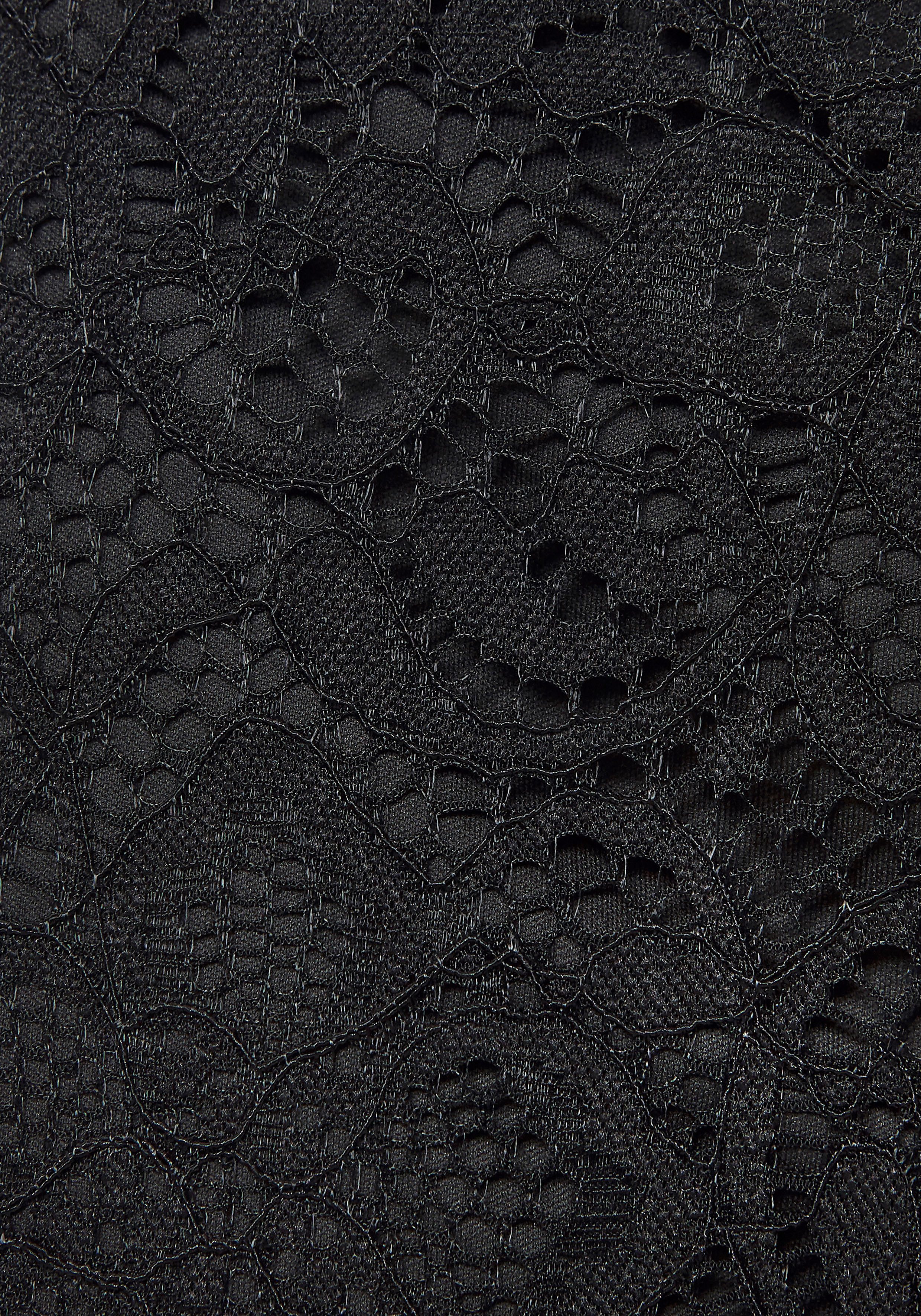 LASCANA Schlupfhose aus transparenter Spitzenware mit integrierter Shorts