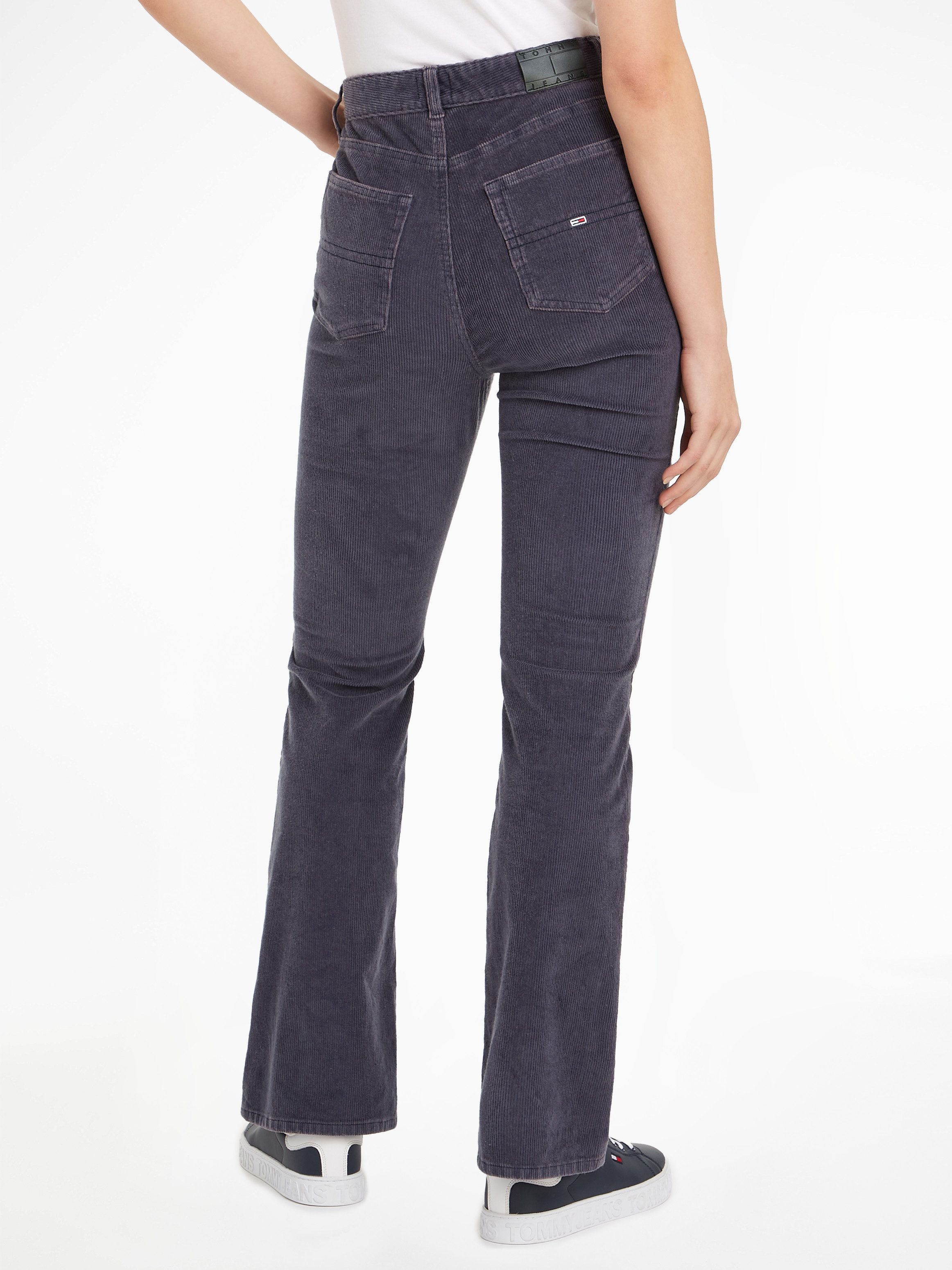 Tommy Jeans Schlaghose TJW SYLVIA HR FLARE WASHED CORD in dem Trendmaterial Cord