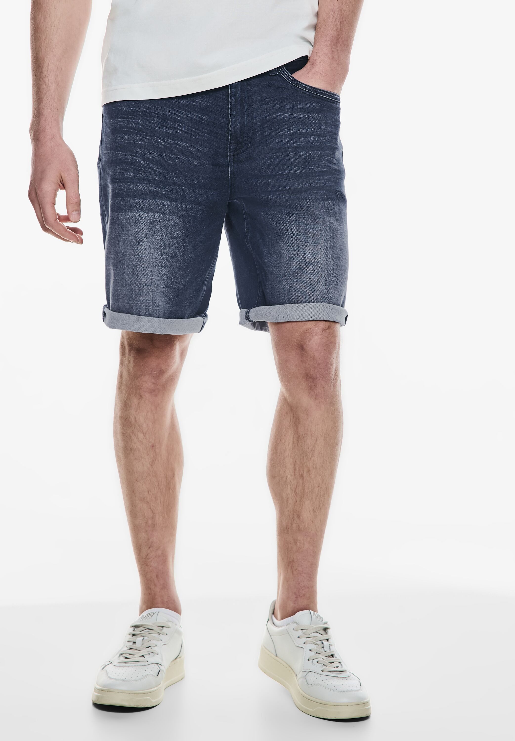 STREET ONE MEN Bermudas, in dunkelblauer Waschung günstig online kaufen