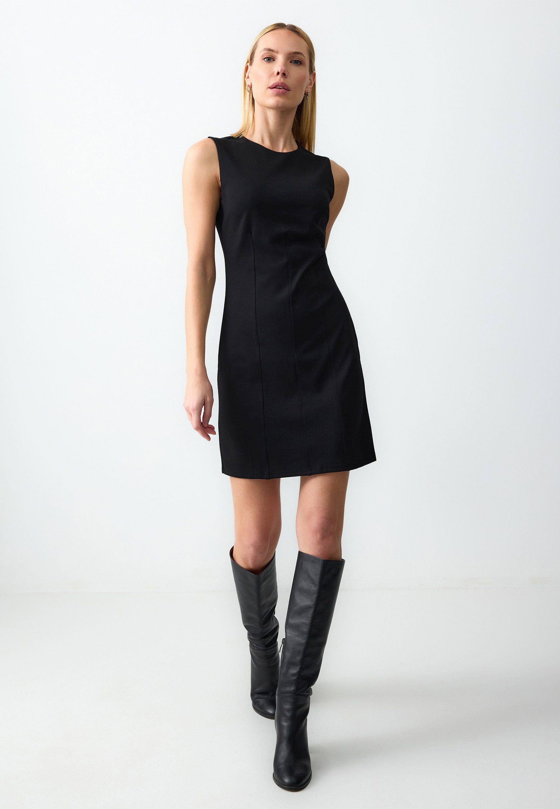 Jimmy Key Minikleid Schwarzes Ärmelloses Figurbetontes günstig online kaufen