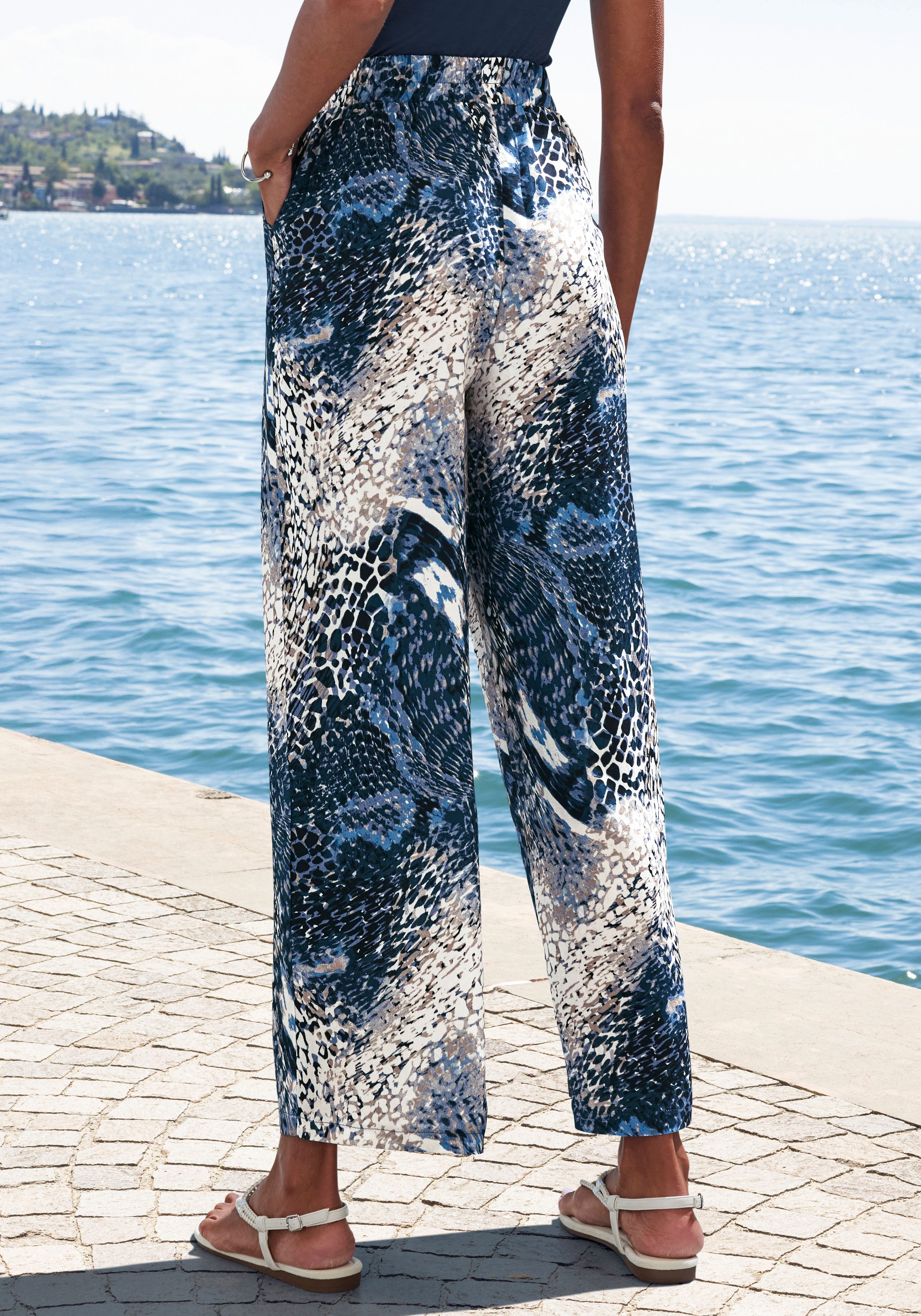 LASCANA Palazzohose aus luftig-leichter Viskose mit Bindeband, Schlupfhose, luftige Sommerhose, casual