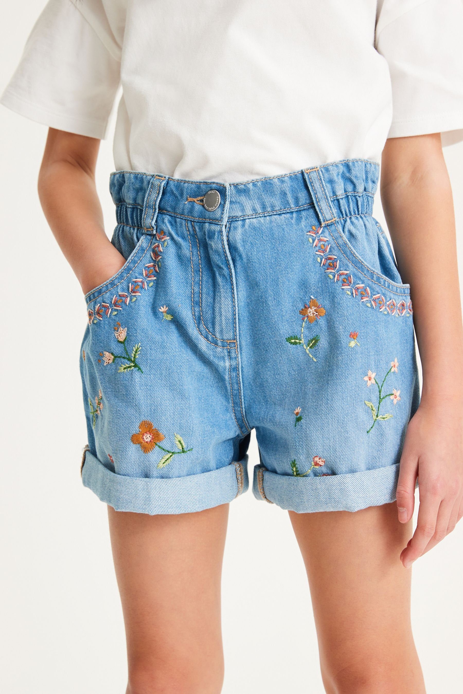 Stickereien Shorts Next mit (1-tlg) Shorts