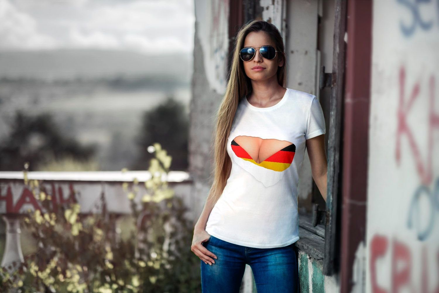 MoonWorks Print-Shirt Damen T-Shirt WM Deutschland Ausschnitt Brüste Slim Fit Moonworks® mit Print