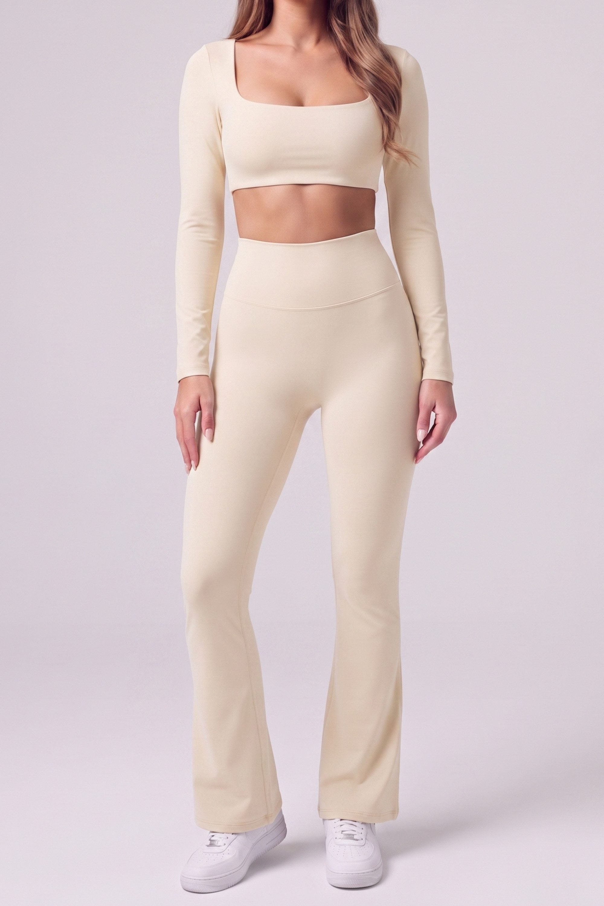 FemmeTone Trainingsanzug Sportset Damen mit Crop-Top und High-Waist Schlagleggings (Set, 2-tlg., Oberteil mit Karree-Ausschnitt und formende Schlaghose), Fitness Zweiteiler Langarmshirt und Scrunch Flared-Hose für Yoga