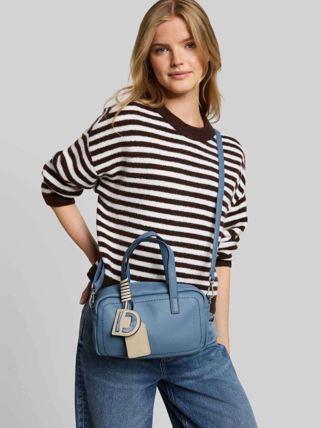 TOM TAILOR Denim Bowlingtasche Bags, TTIRIDA Handtasche mit Anhänger