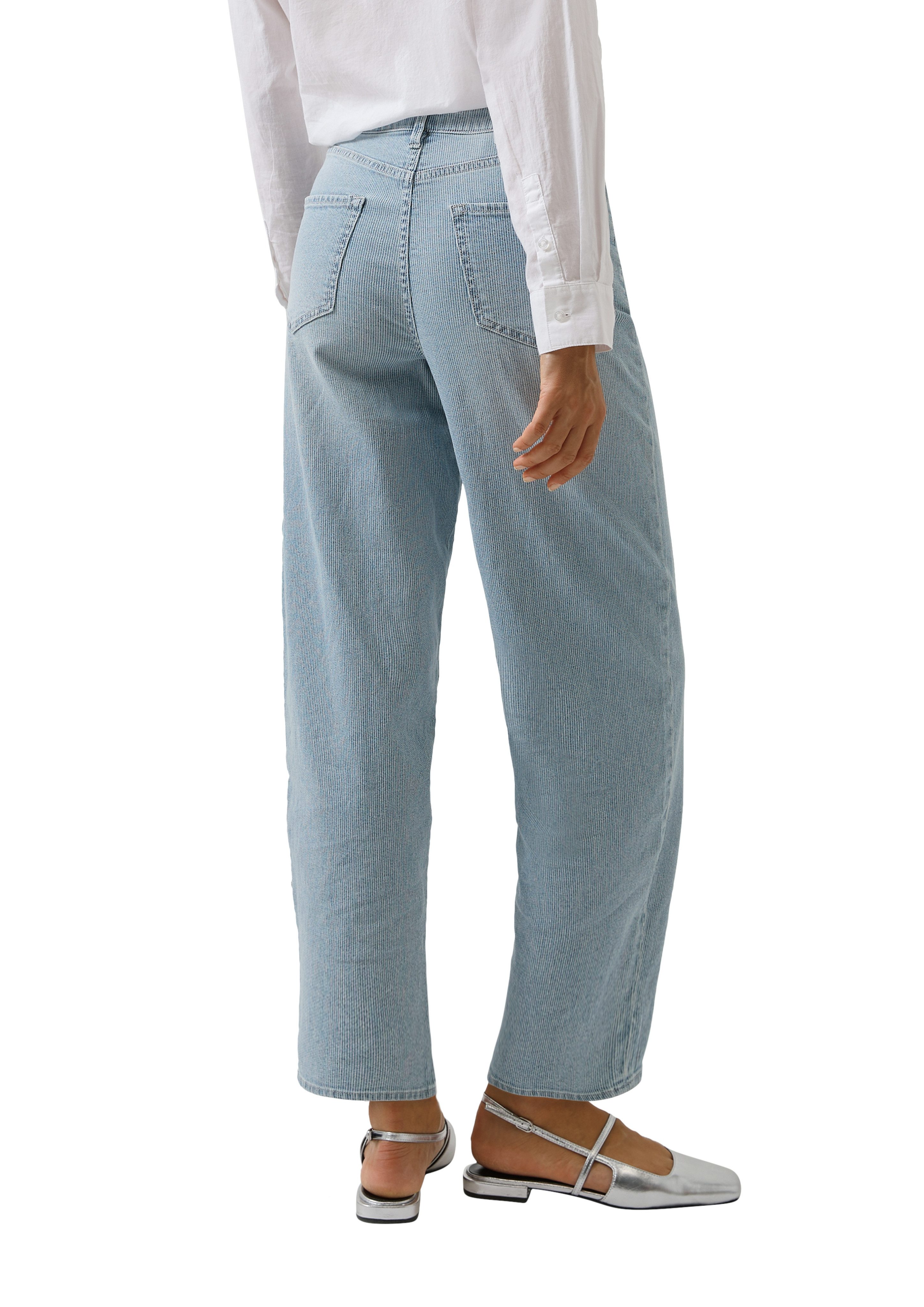 s.Oliver 5-Pocket-Jeans Barrel Leg mit feinem Streifenmuster und Bindeband