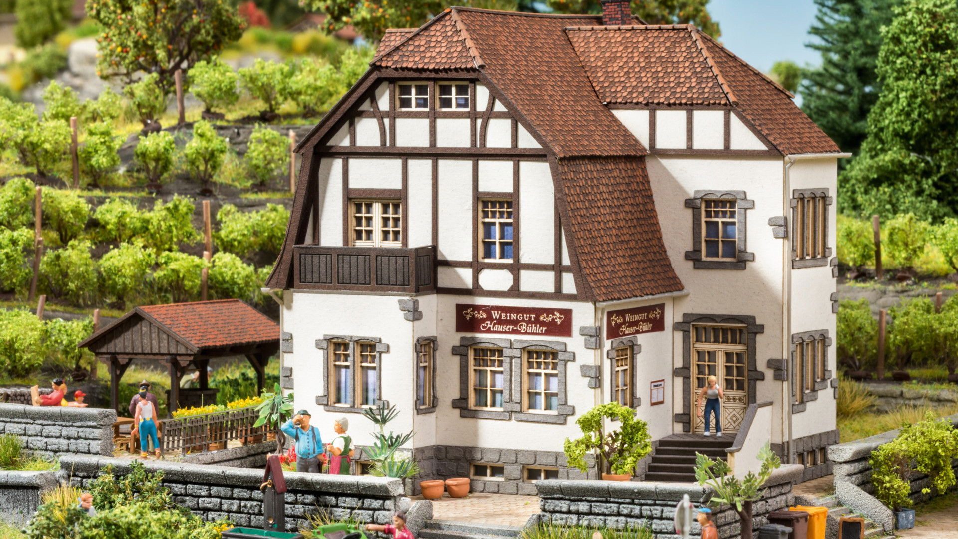 Modelleisenbahn-Gebäude Weingut „Hauser-Bühler“, Modellbau Gebäude mit 24