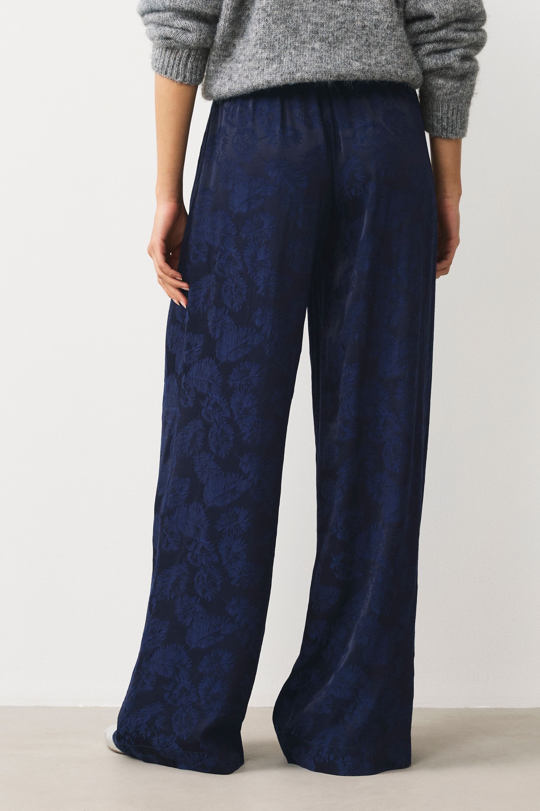 Next Palazzohose Satin-Jacquardhose mit weitem Beinschnitt (1-tlg)