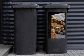 MuchoWow Wandsticker Blick aus einem Steinfenster auf das italienische Dorf Praiano (1 St), Mülleimer-aufkleber, Mülltonne, Sticker, Container, Abfalbehälter