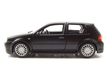 Maisto® Modellauto VW Golf 4 R32 matt schwarz Modellauto 1:24 Maisto, Maßstab 1:24