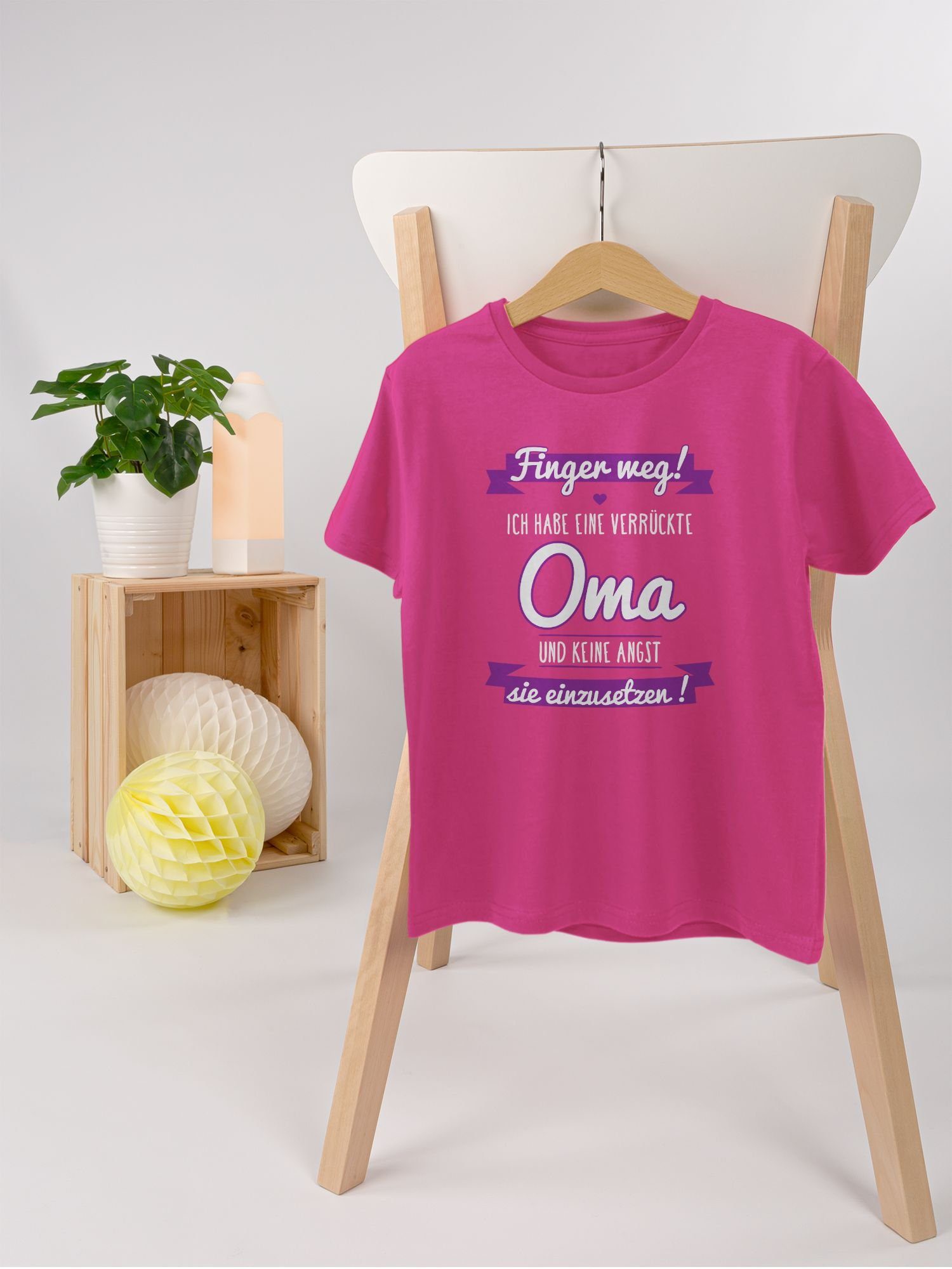 Shirtracer T-Shirt Finger weg ich habe eine verrückte Oma I (1-tlg) Statement Sprüche Kinder