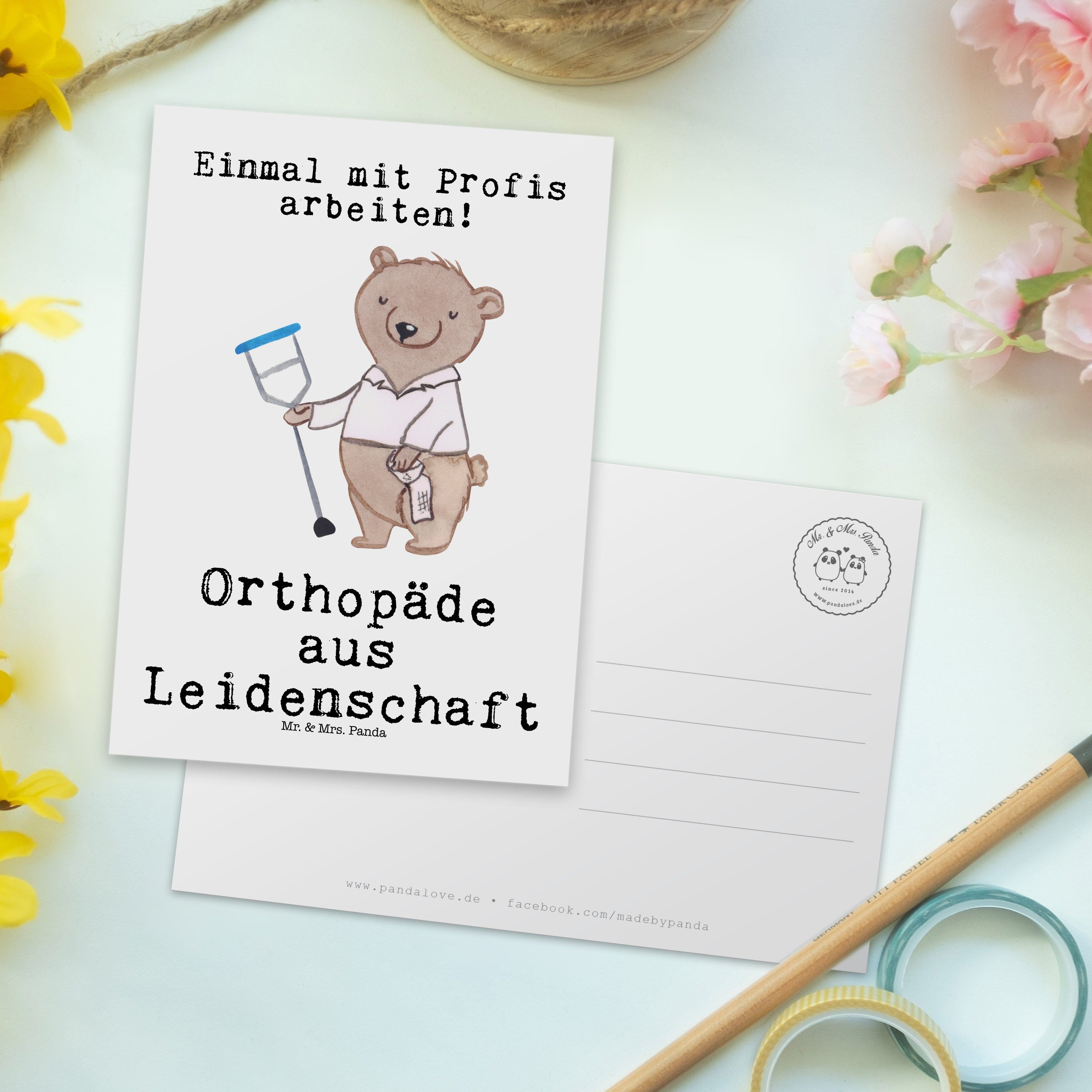 Mr. & Mrs. Panda Postkarte Leidenschaft Orthopäde Geschenk, - Deko, - Beruf, aus Eröffnung Weiß