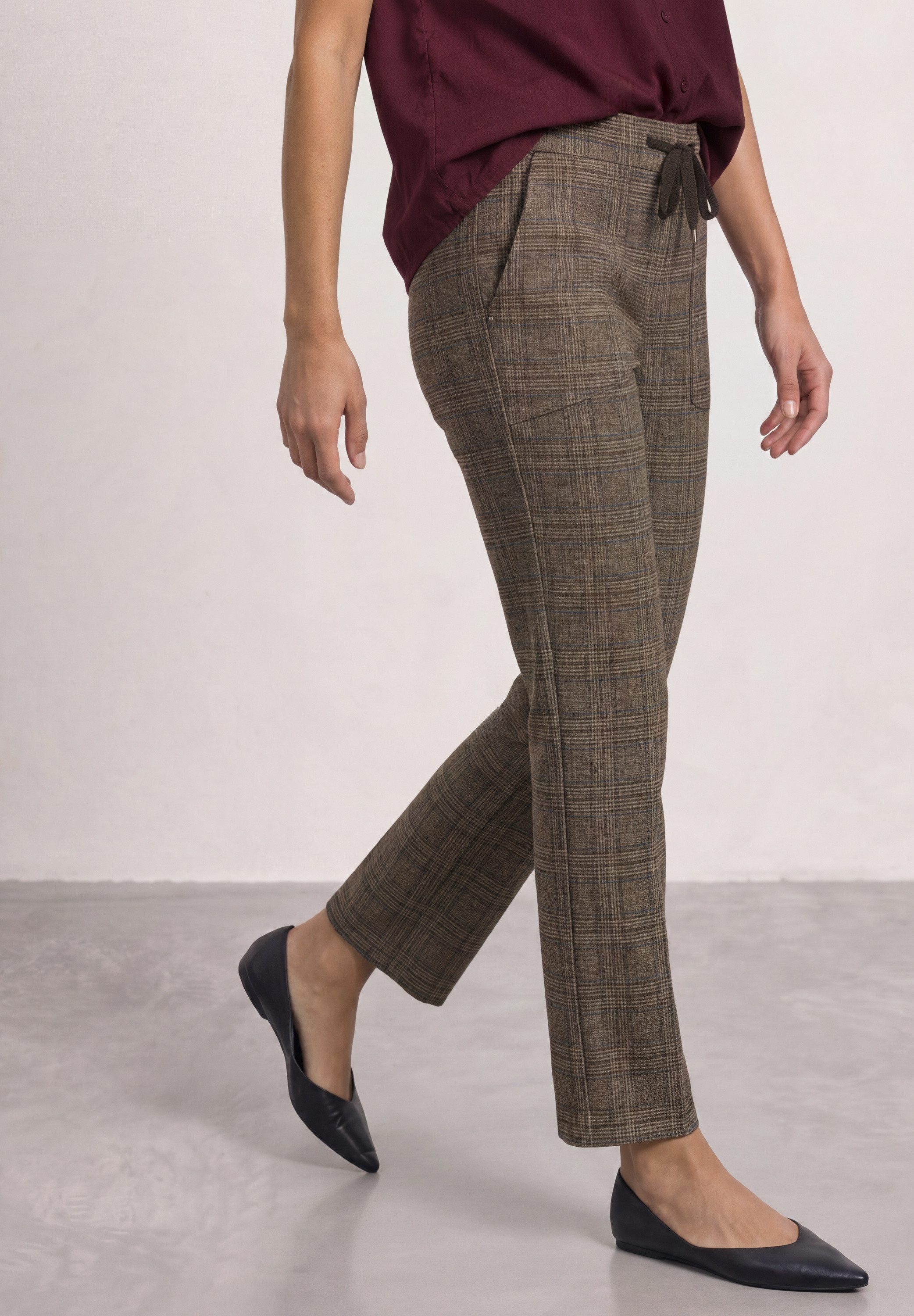 STREET ONE Stoffhose Style Bonny mit Karomuster / Elastischer Gummizug mit Kordel