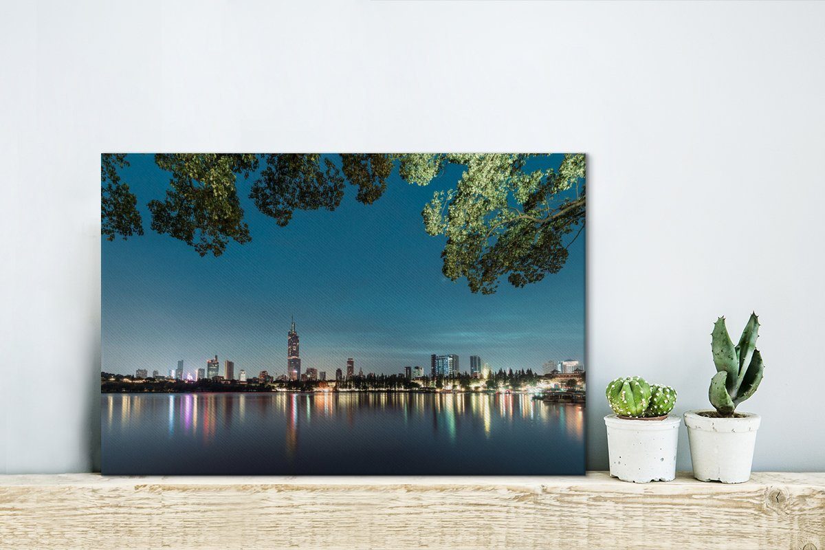 OneMillionCanvasses® Leinwandbild Nanjing mit die Leinwandbilder, (1 30x20 in auf Aufhängefertig, Gebäude cm St), Wandbild China, Blick Wanddeko