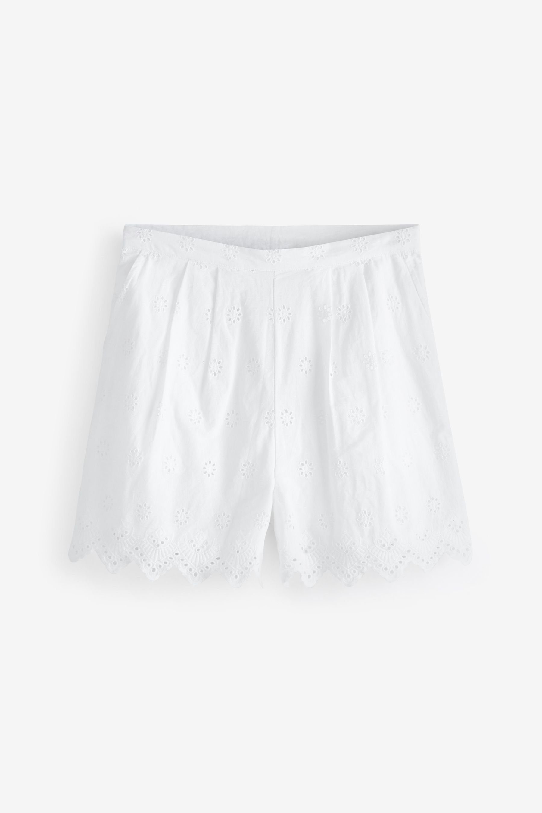 Shorts (1-tlg) Next White mit Shorts Stickereien