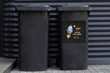 MuchoWow Wandsticker Sprichwörter - Weltraum - 'Kleiner Entdecker' - Zitate - Jungen - (1 St), Mülleimer-aufkleber, Mülltonne, Sticker, Container, Abfalbehälter