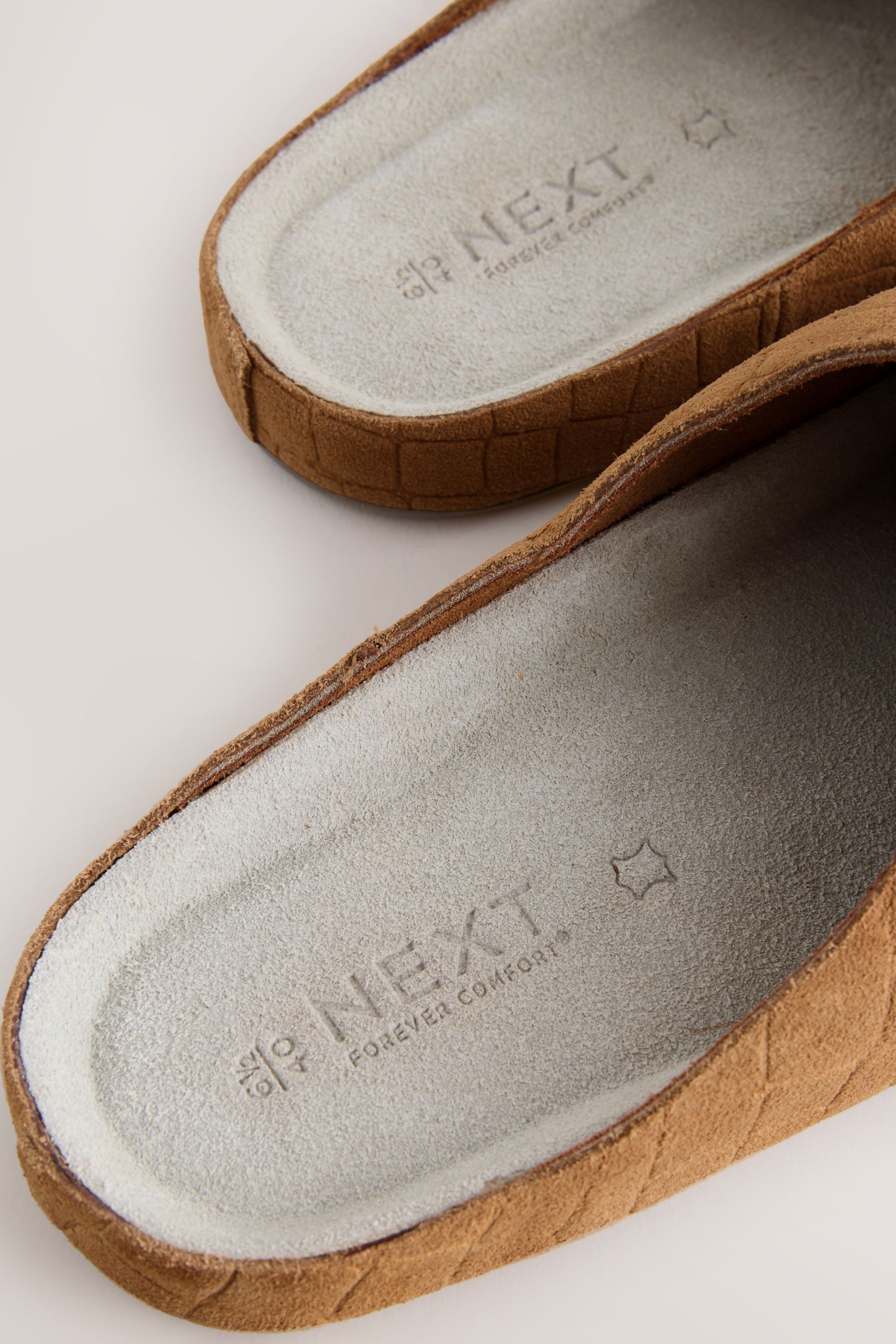 Next Forever Comfort® Leder-Clogs mit Fußbett Clog (1-tlg)