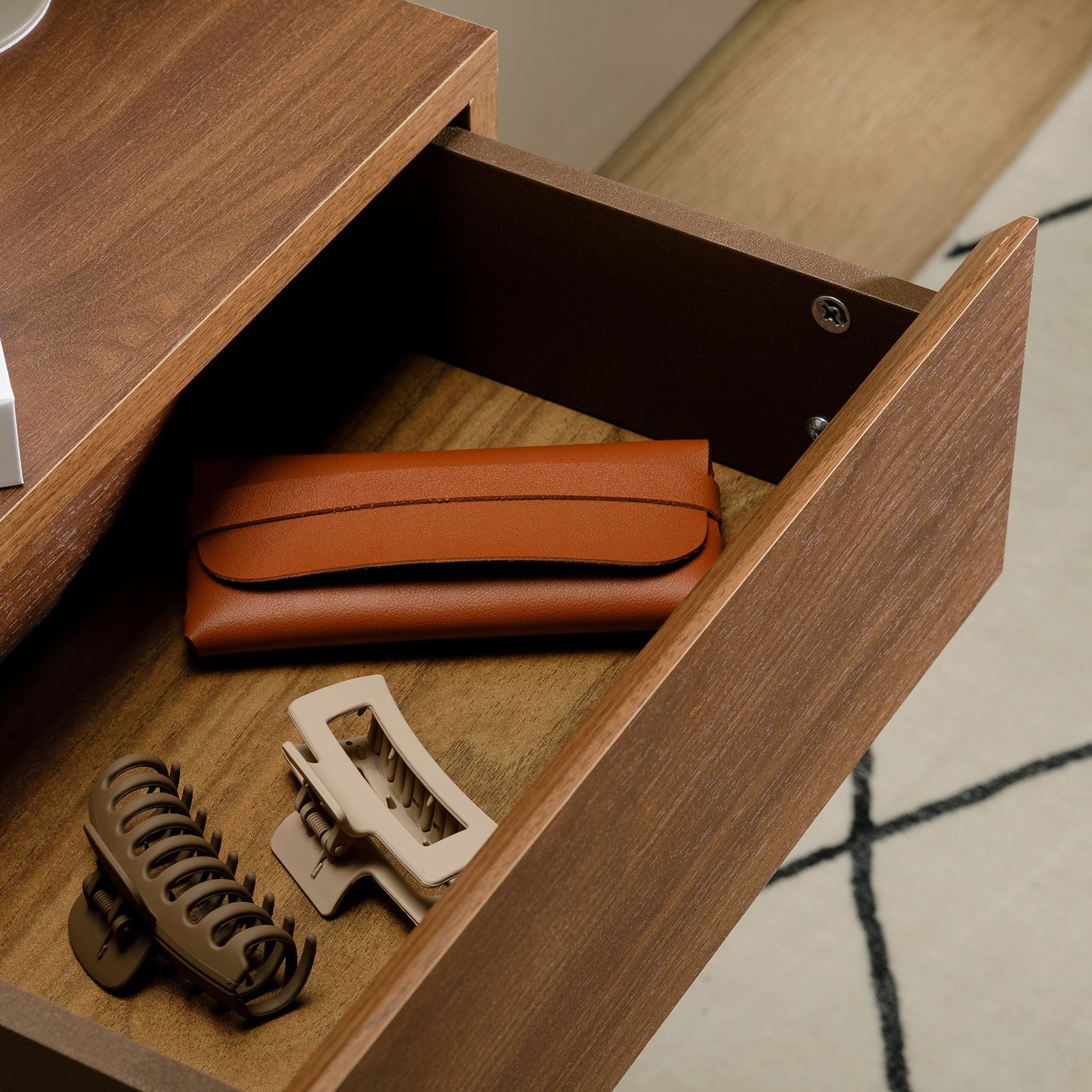 CARO-Möbel Nachtkommode ANNE, Hängender Nachttisch mit Schublade, schwebendes Wandregal nussbaum