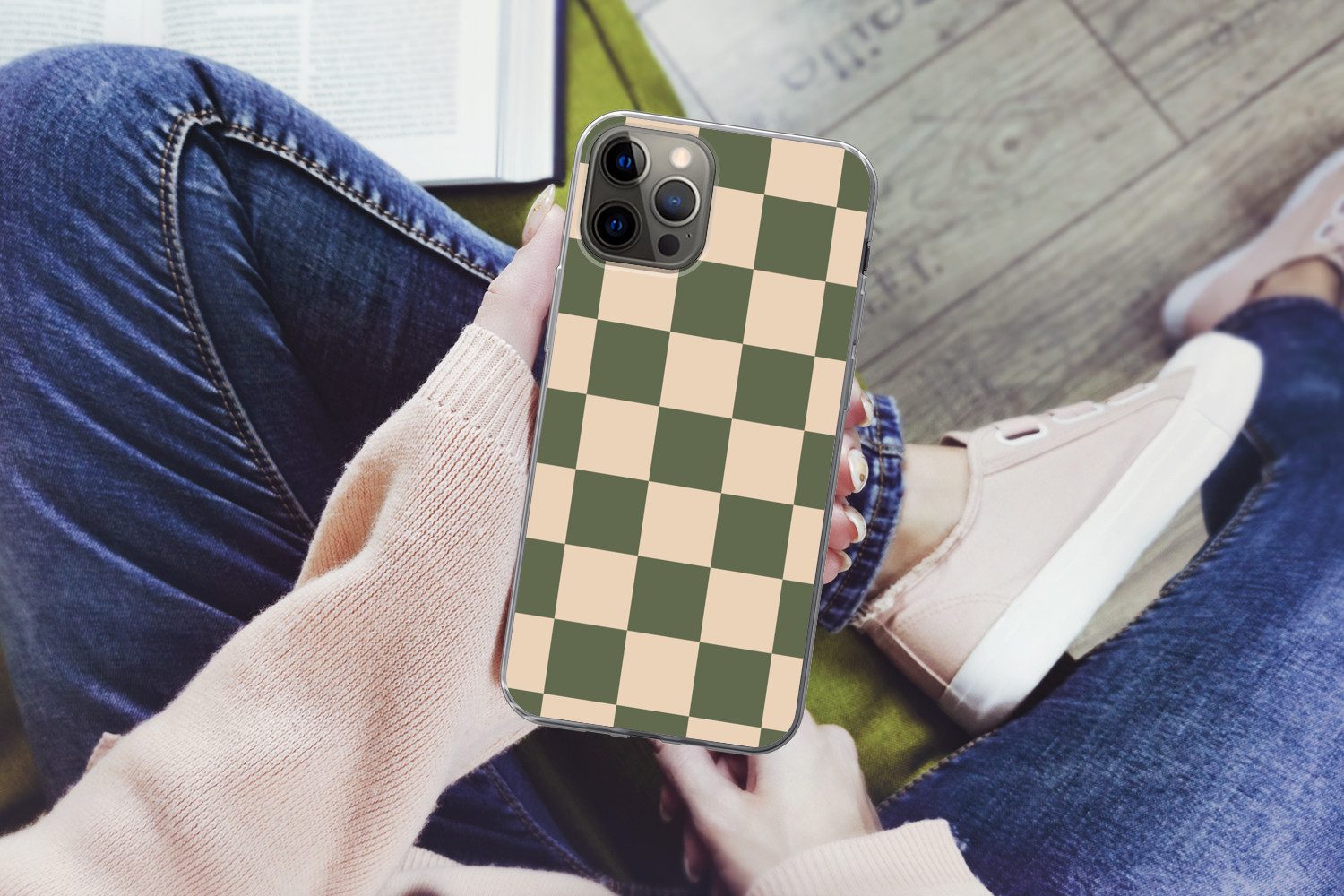 MuchoWow Handyhülle für Apple iPhone 13 Pro Schachbrettmuster - Grün - Beige - Blöcke, Smartphone-Bumper, Print, Handy Schutzhülle Dünn