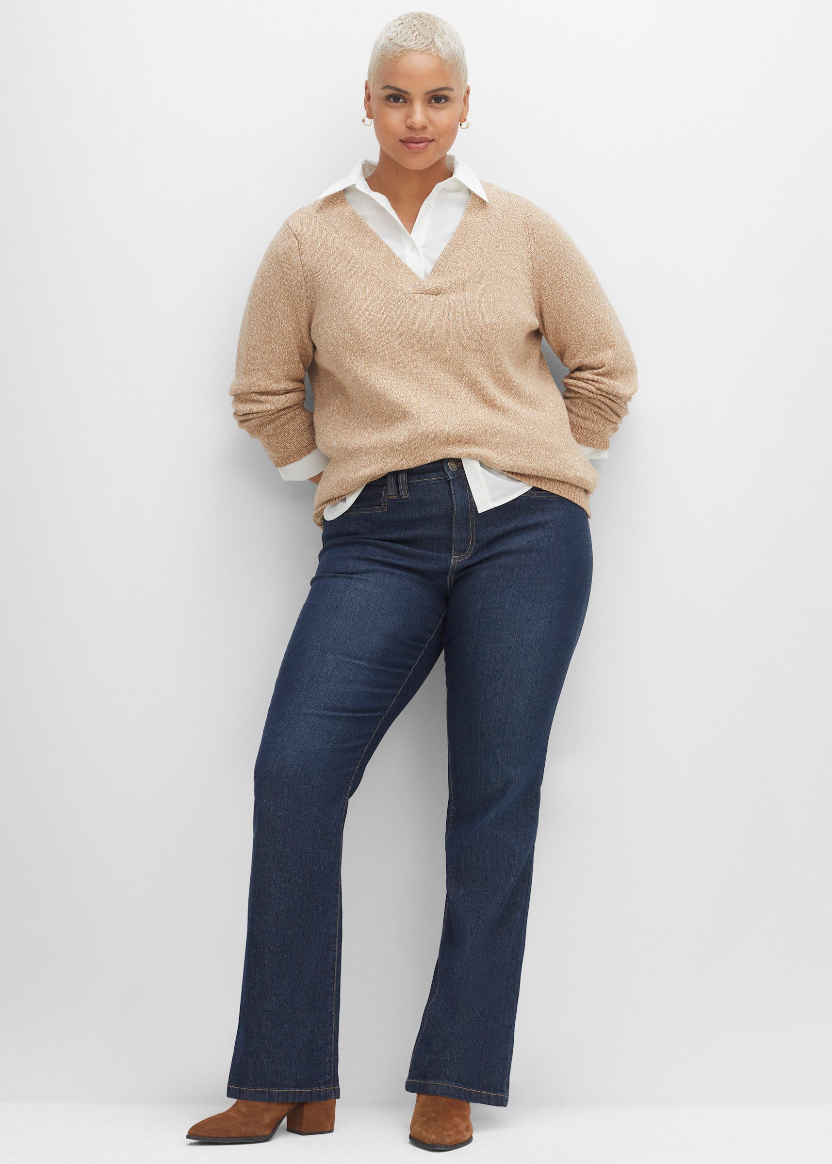 Sheego Bequeme Jeans Bootcut-Jeans . mit Kontrastnähten günstig online kaufen