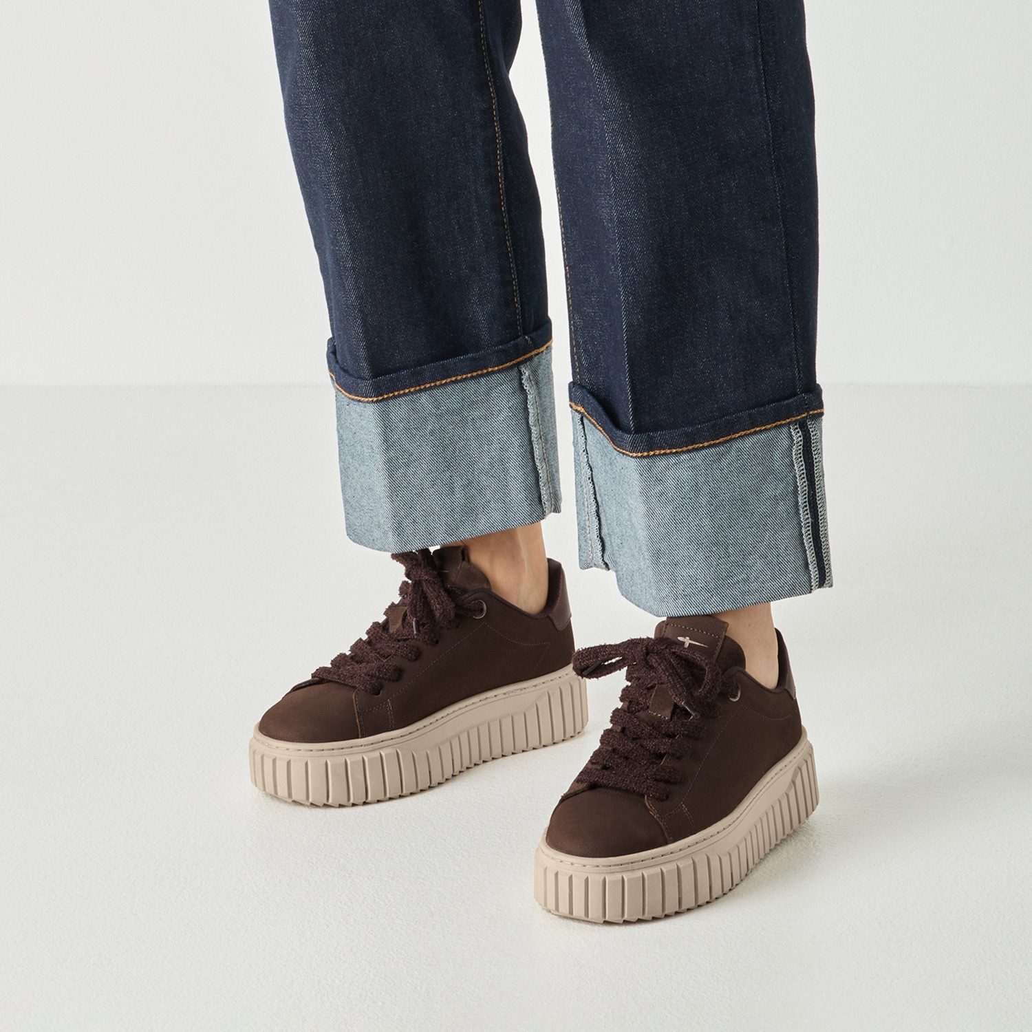 Tamaris Plateausneaker Freizeitschuh, Halbschuh, Schnürschuh mit Eye-Catcher Plateau