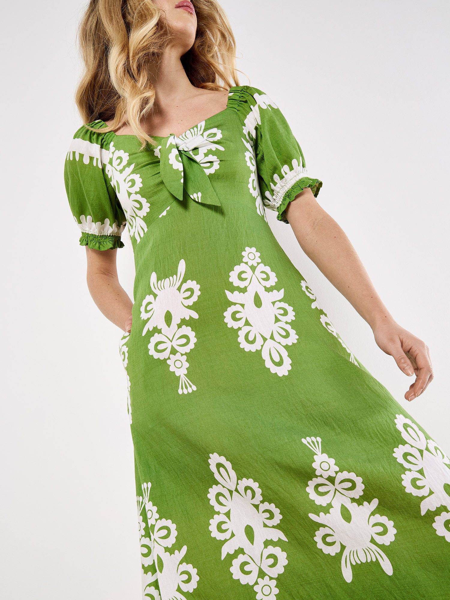 Apricot Druckkleid Folk Floral Print Kleid mit tollem Ausschnitt günstig online kaufen