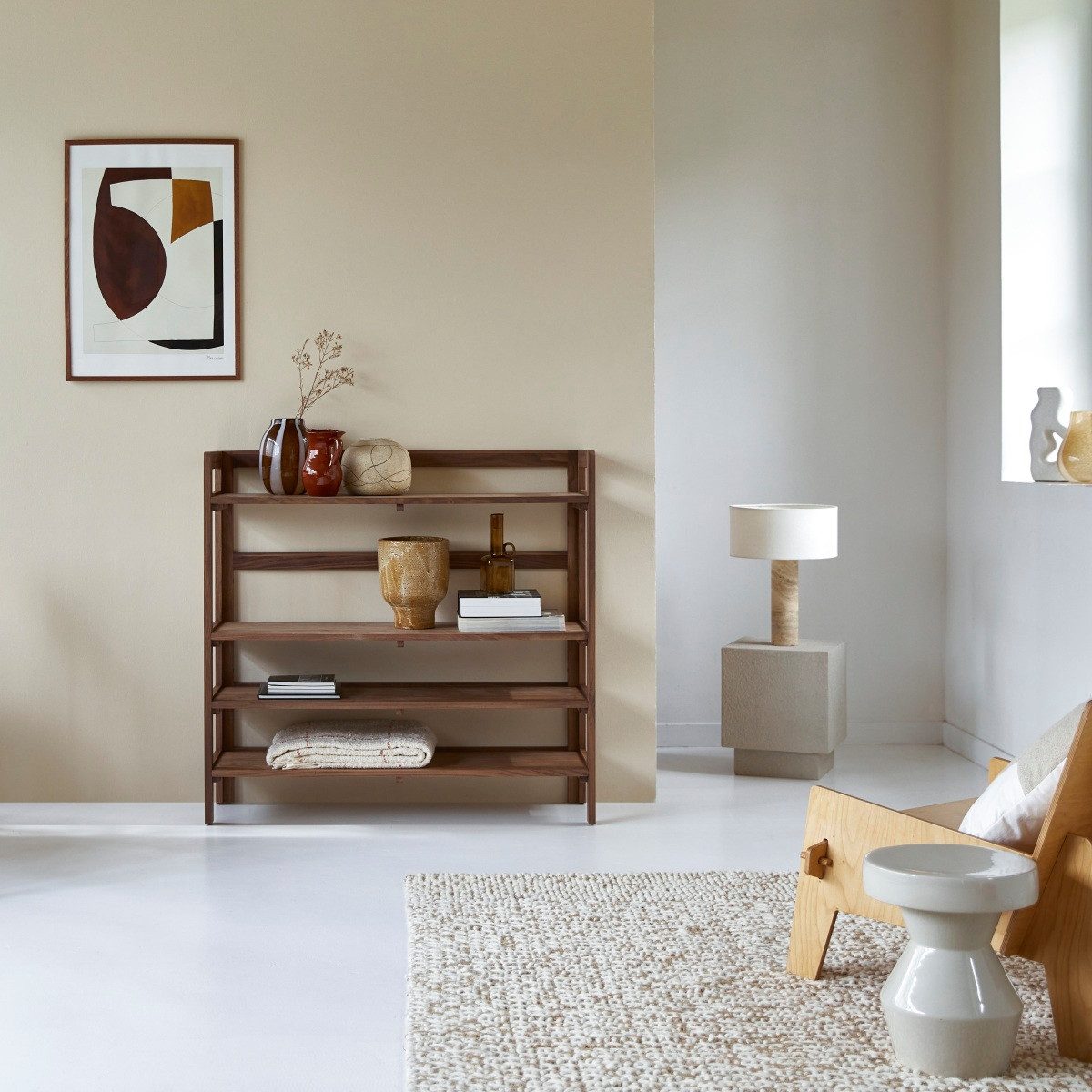 Tikamoon Bücherregal Bücherregal Esmée aus Nussbaumholz 110x105