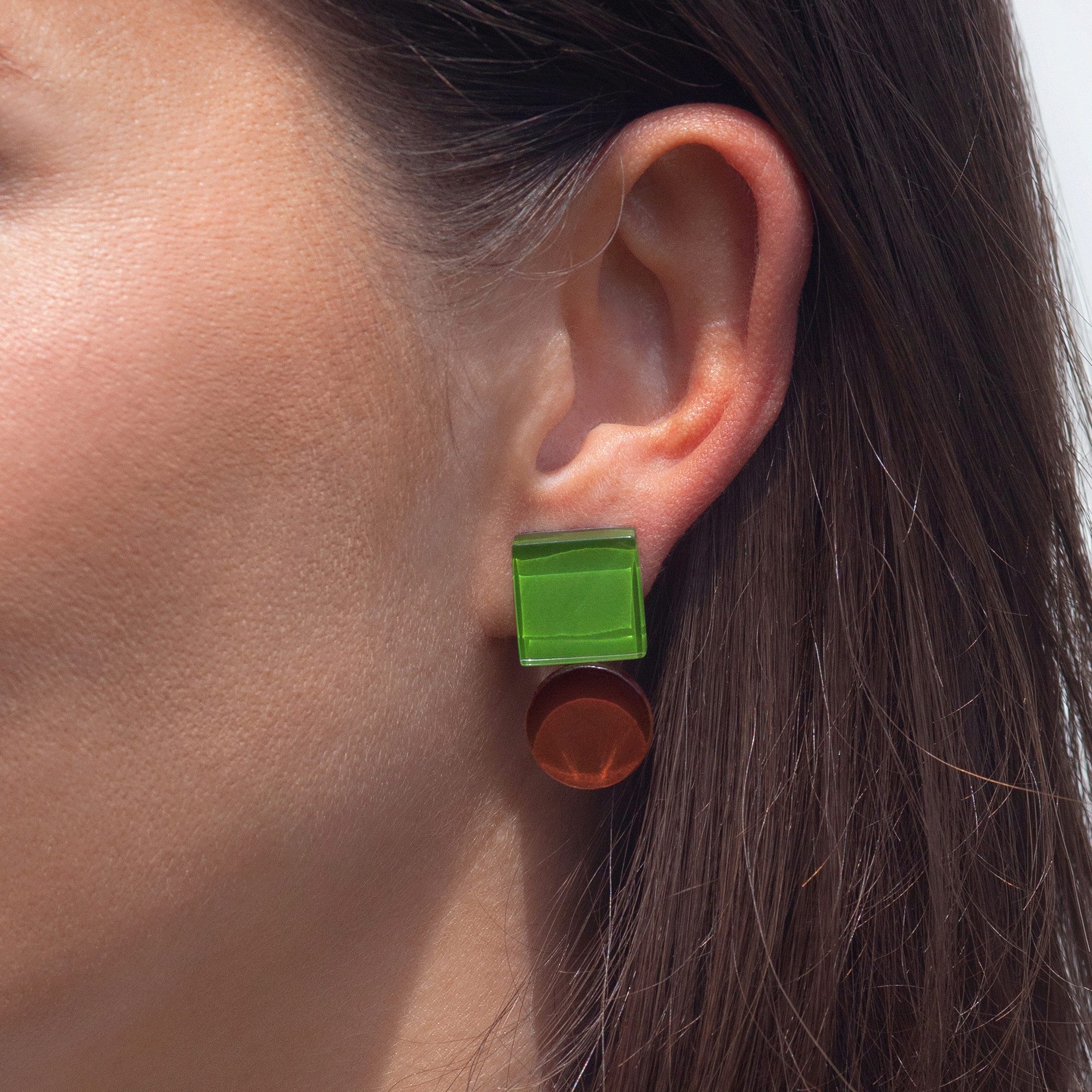 ALEXASCHA Paar Ohrstecker Geometrische Ohrringe aus Glas – farbenfroh & handgemacht