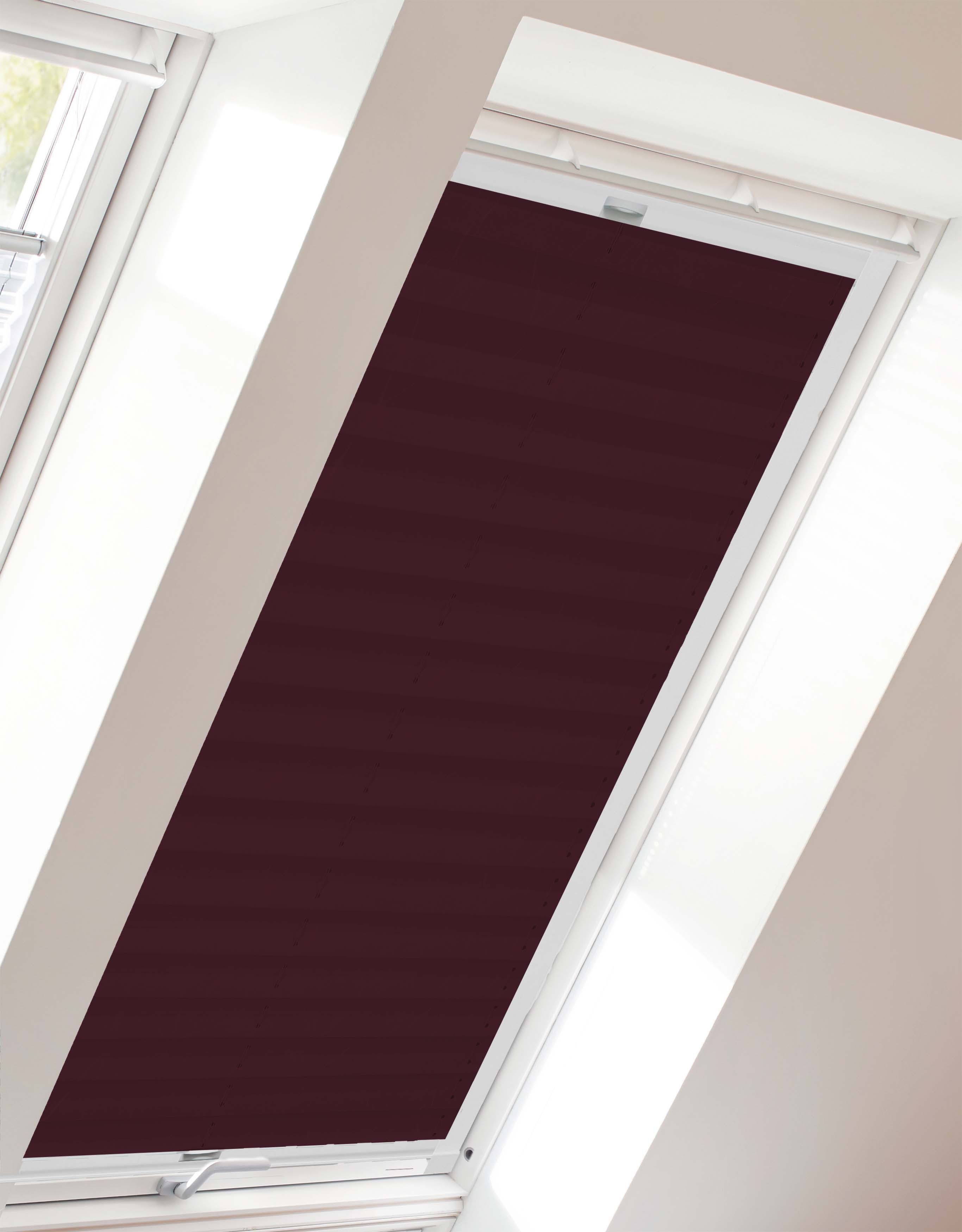 Dachfensterplissee StartUp Style Crush, verschraubt, verspannt, sunlines, brombeere Führungsschienen Lichtschutz, mit