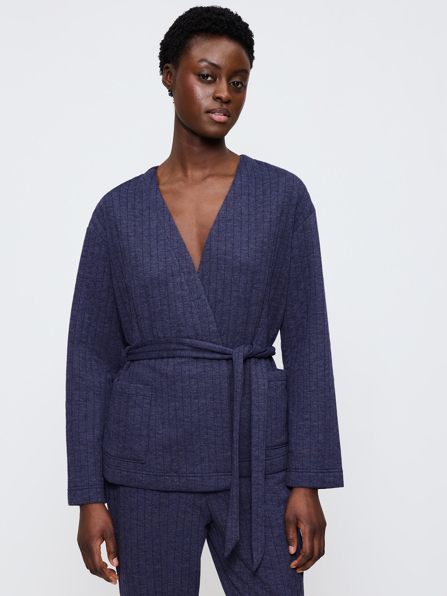 Triumph Morgenmantel Cozy Comfort Robe Top Quilted, überschnittene Schultern - Taillengürtel - warmer Steppstoff