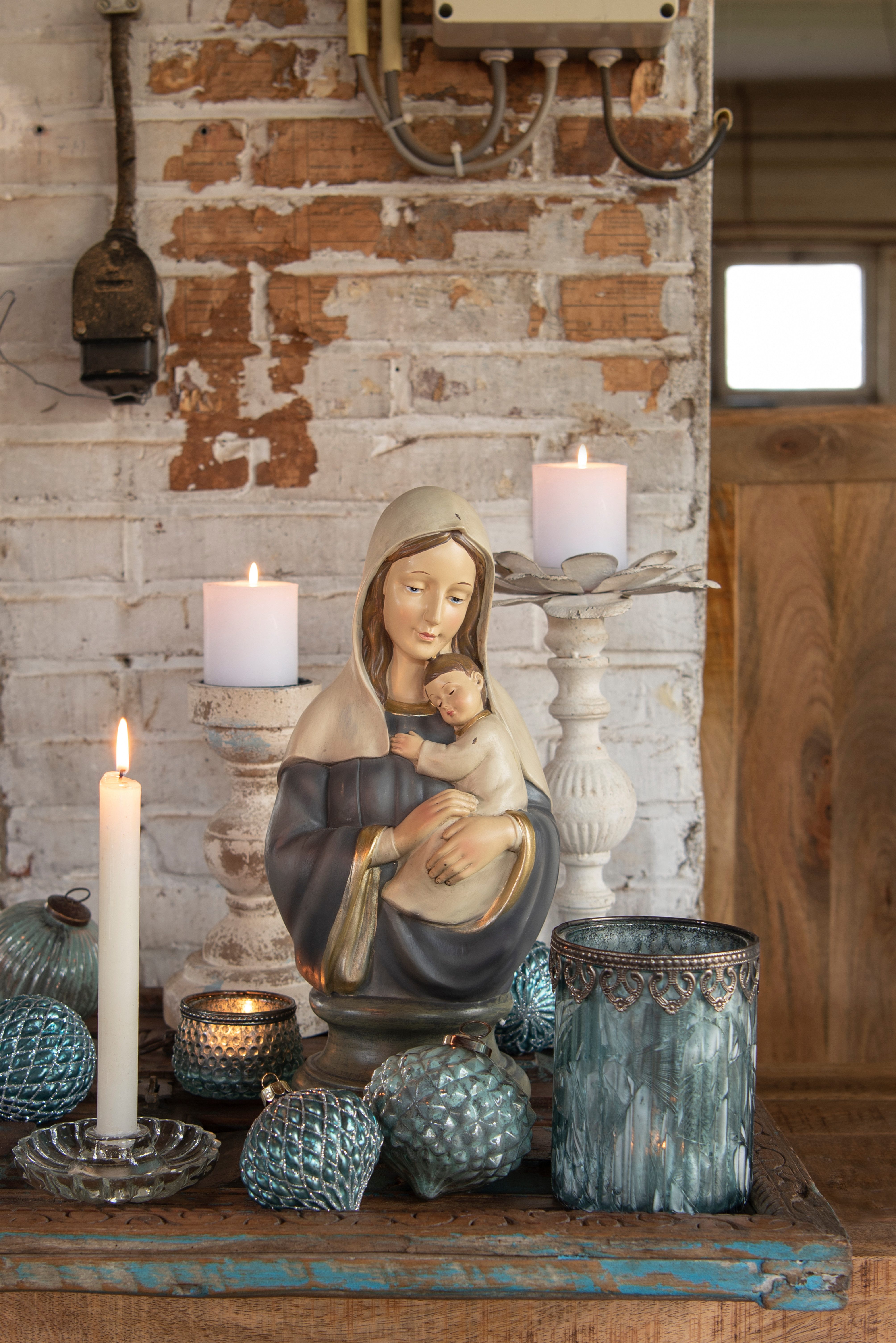 Clayre & Eef Weihnachtsfigur Figur Maria 19x15x39 cm Blau Beige Polyresin Weihnachtsdekoration, Perfekt für jeden Anlass sowie zur Weihnachtszeit